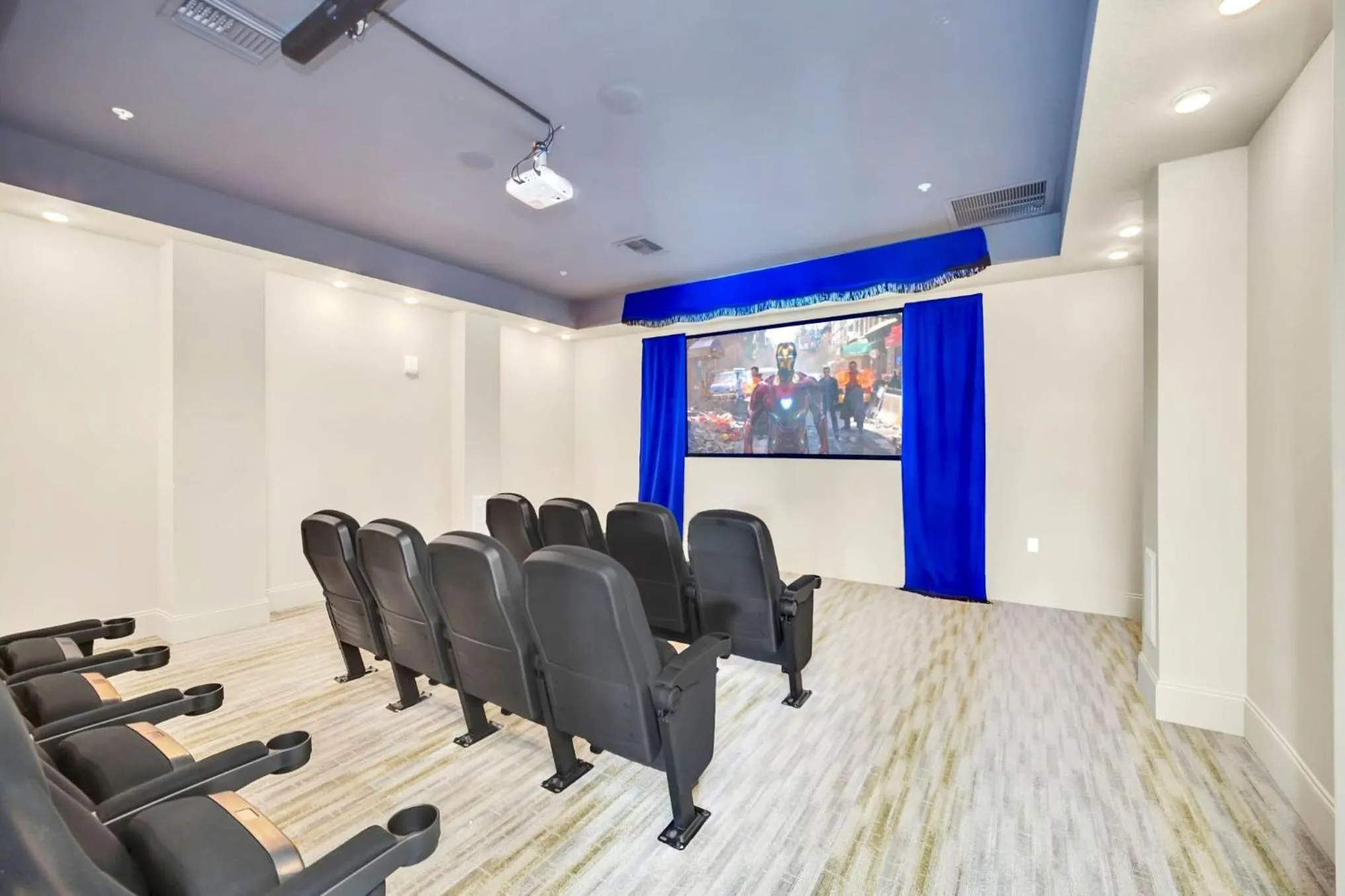 TV and multimedia in 2BR Condo - Pool & Games - Near Disney