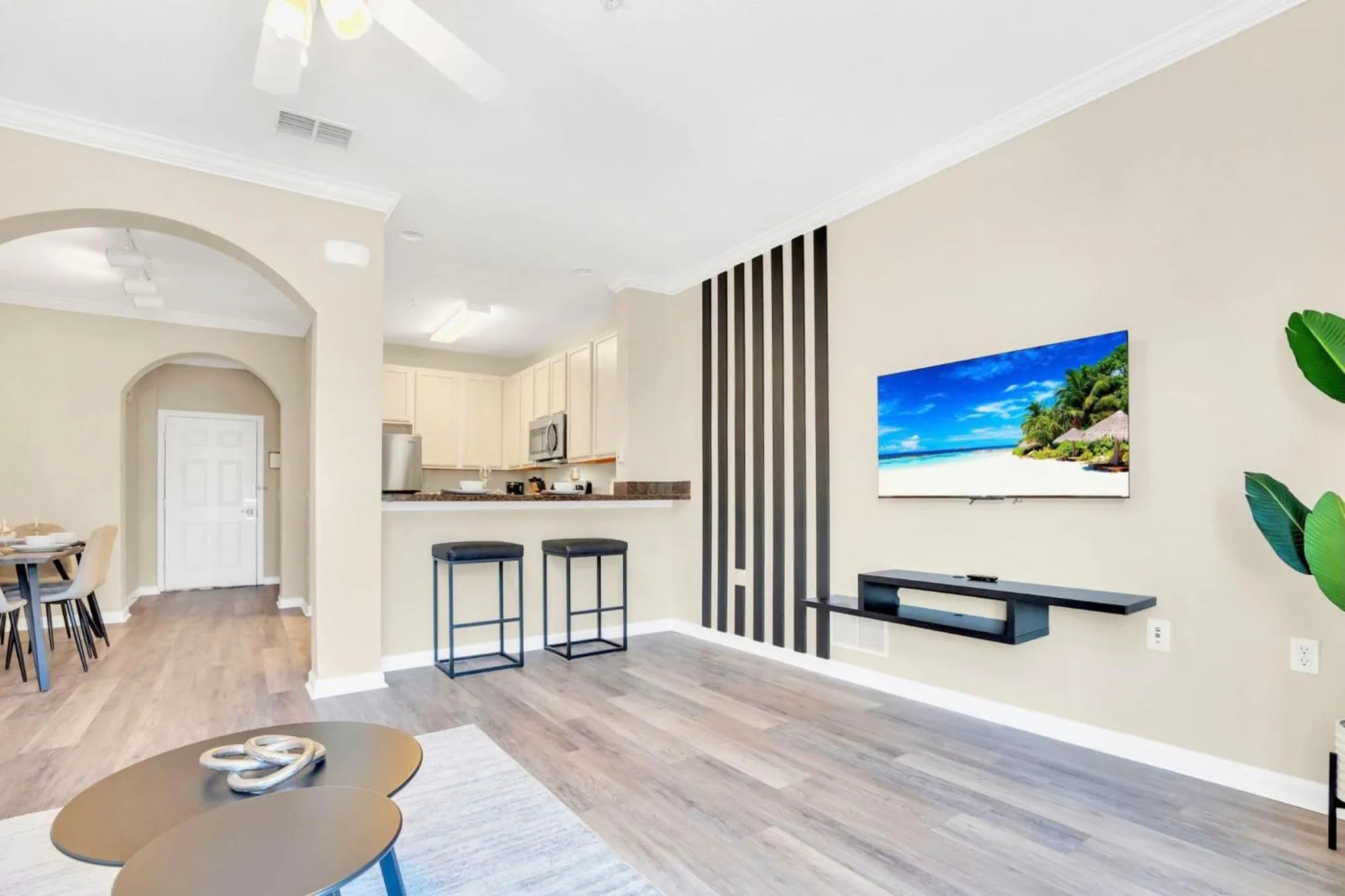 2BR Condo - Pool & Games - Near Disney