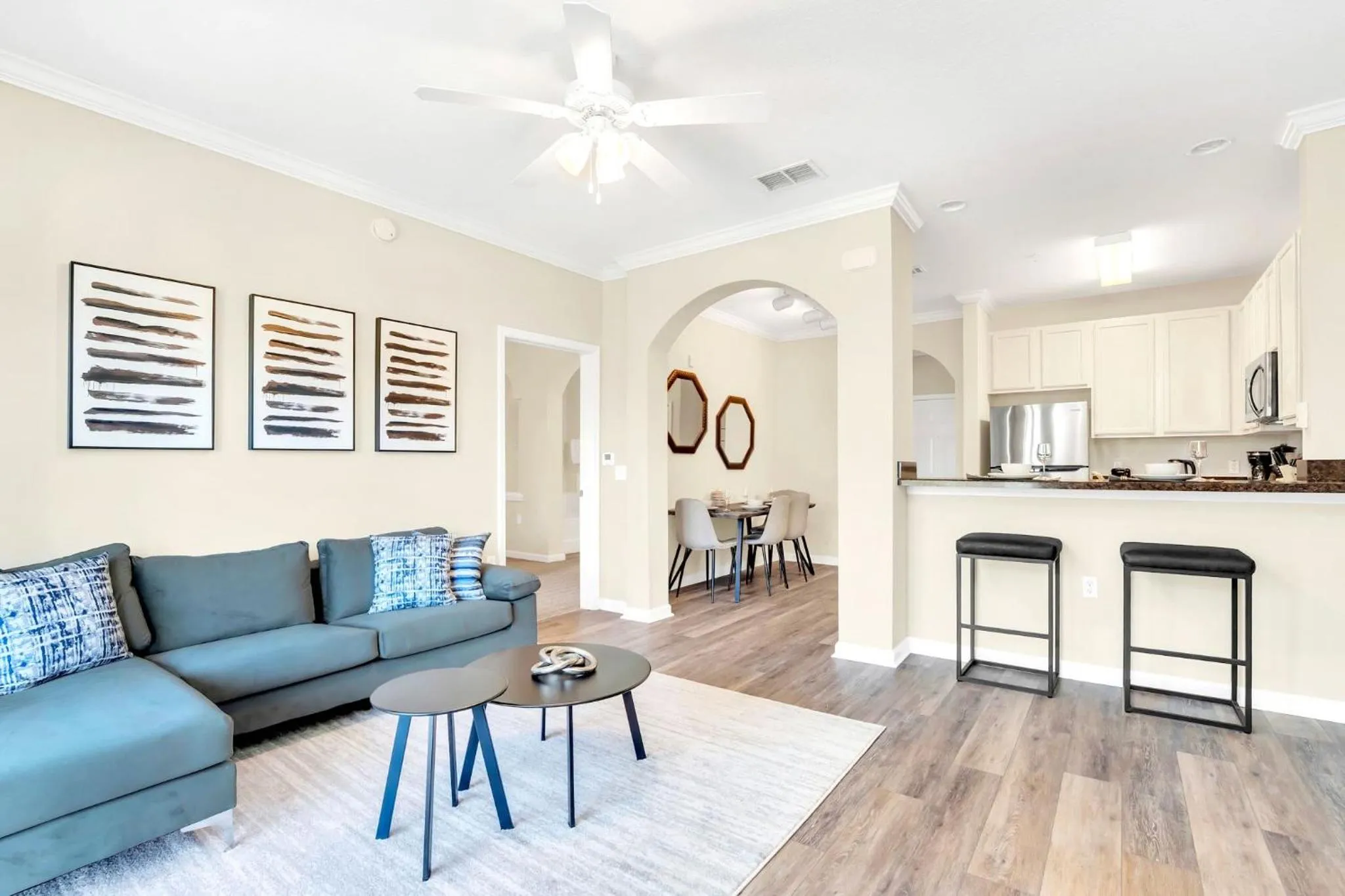 2BR Condo - Pool & Games - Near Disney