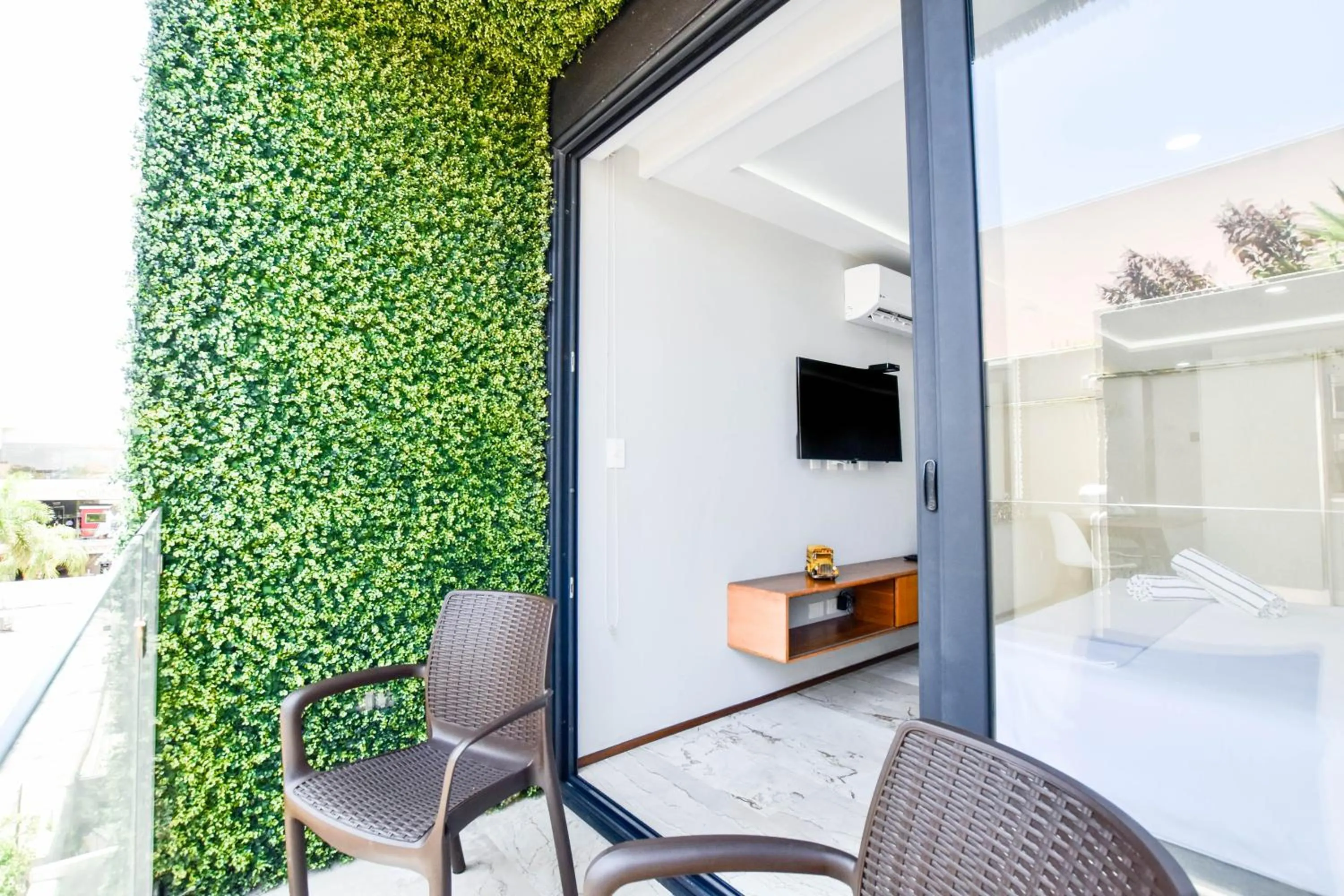 Balcony/Terrace, Bed in OP downtown Studio by Casago