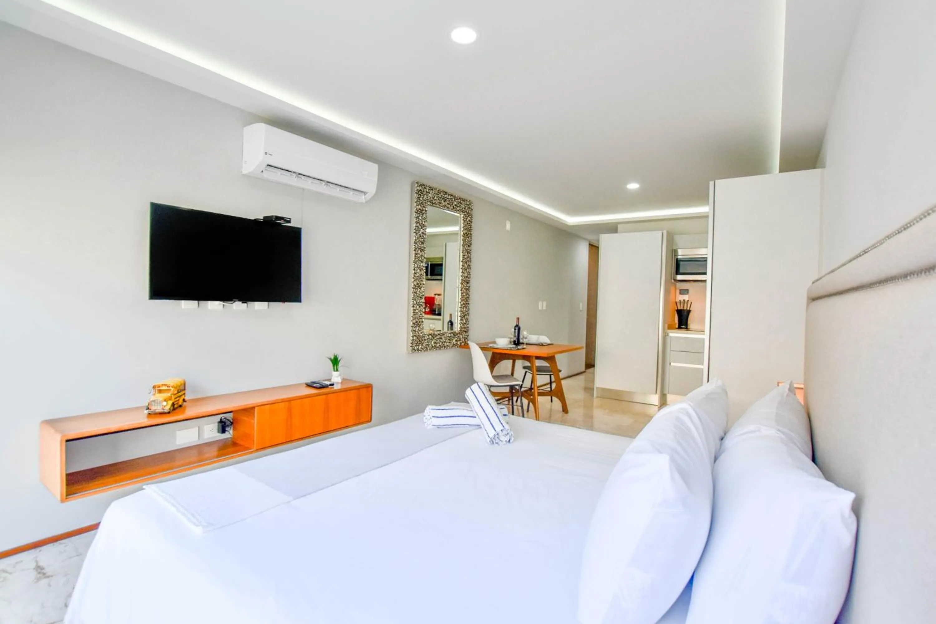 TV and multimedia, Bed in OP downtown Studio by Casago