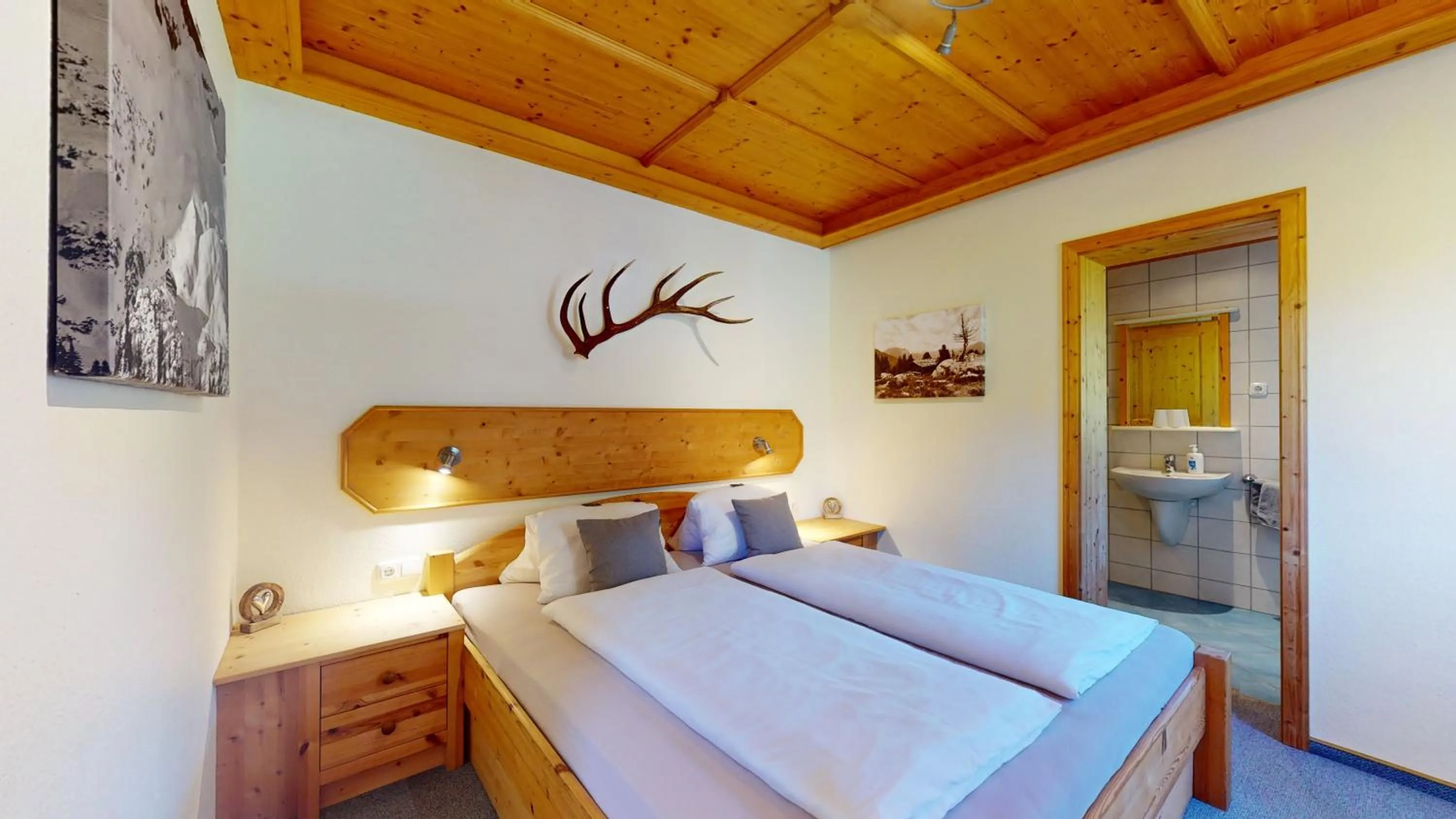 Photo of the whole room, Bed in Chalet Tirol Waidring