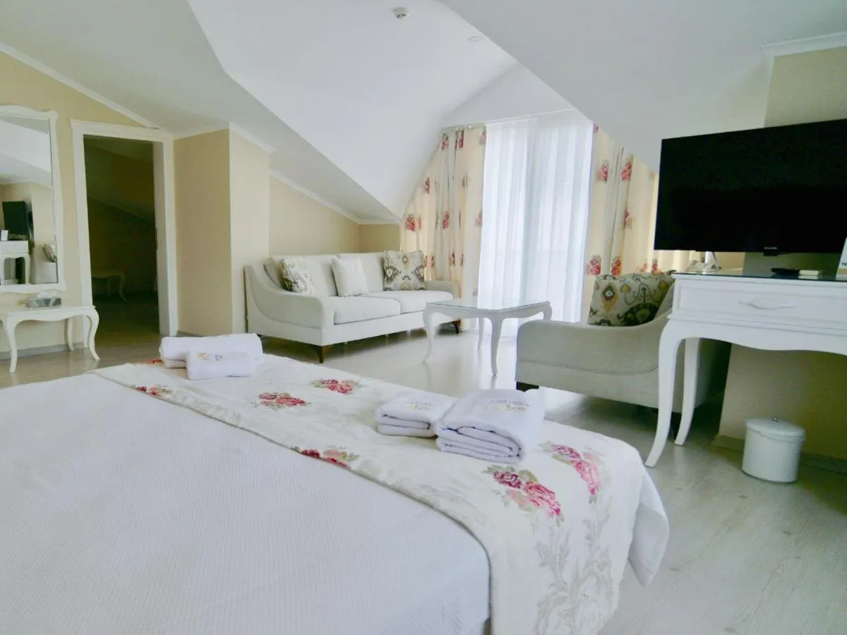 Bed in Göcek Naz Hotel