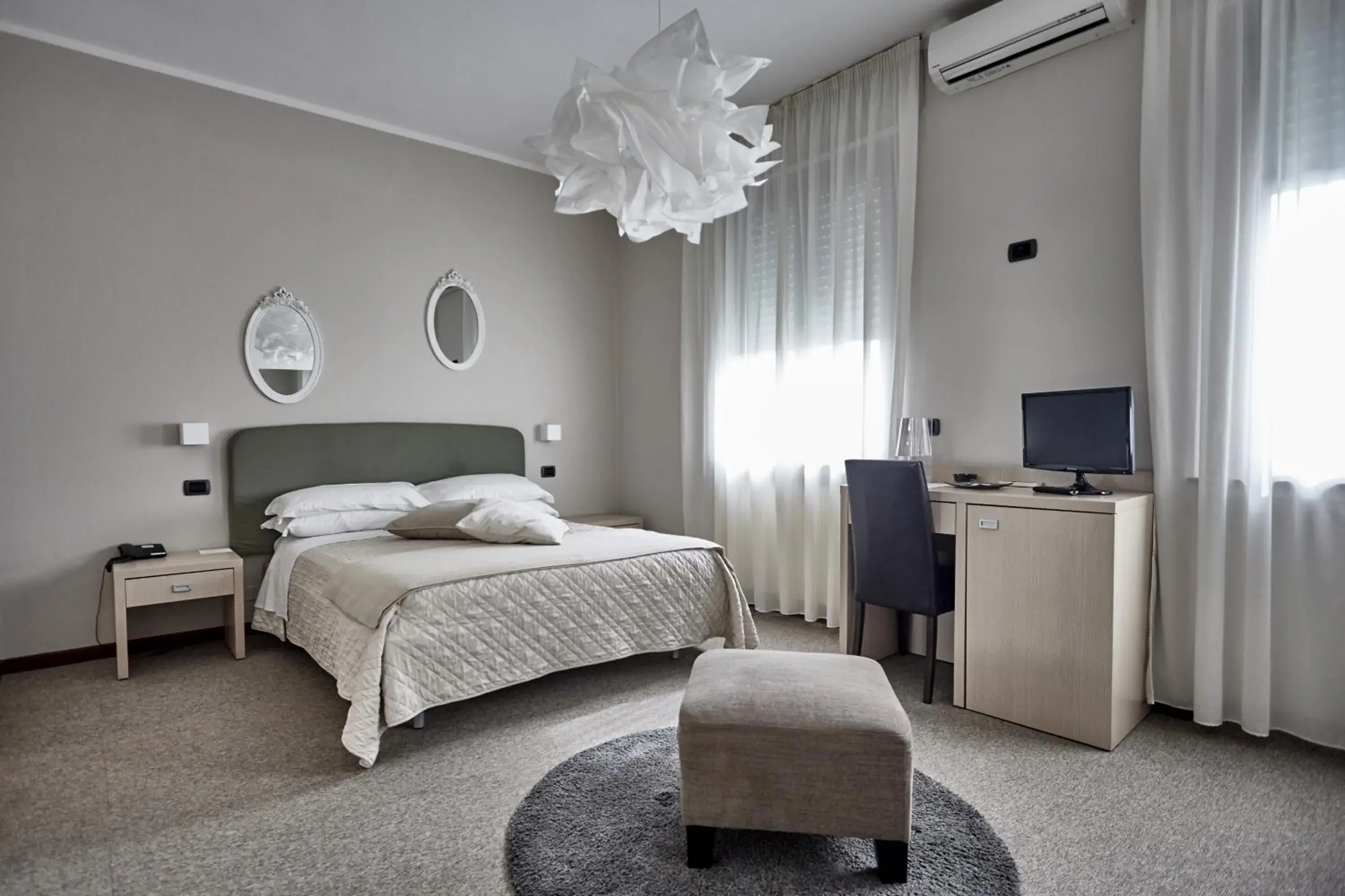 Deluxe Family Room with Pool View in Rouge International Resort Deluxe Family Room with Pool View in Rouge International Resort