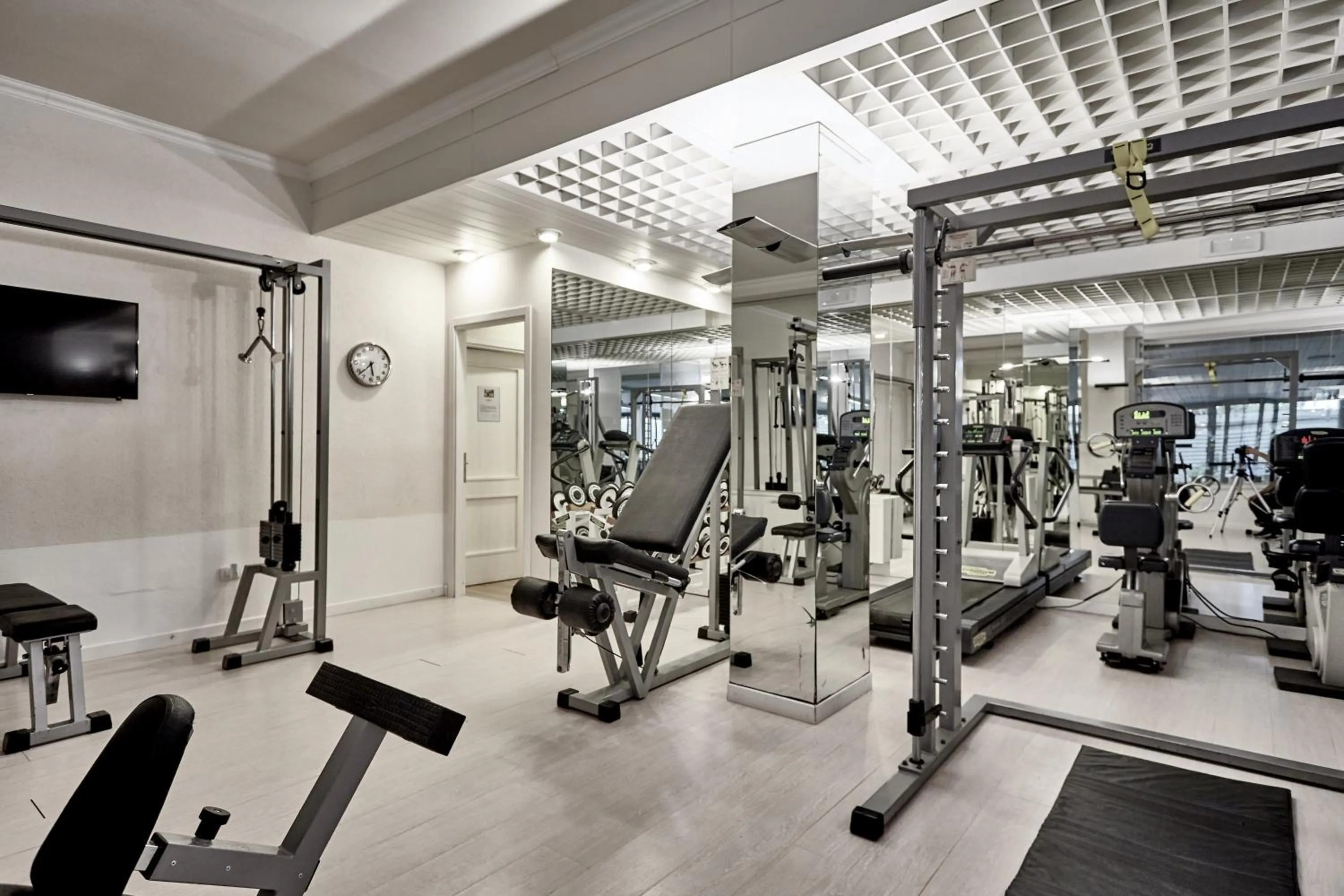 Fitness centre/facilities in Rouge Hotel International
