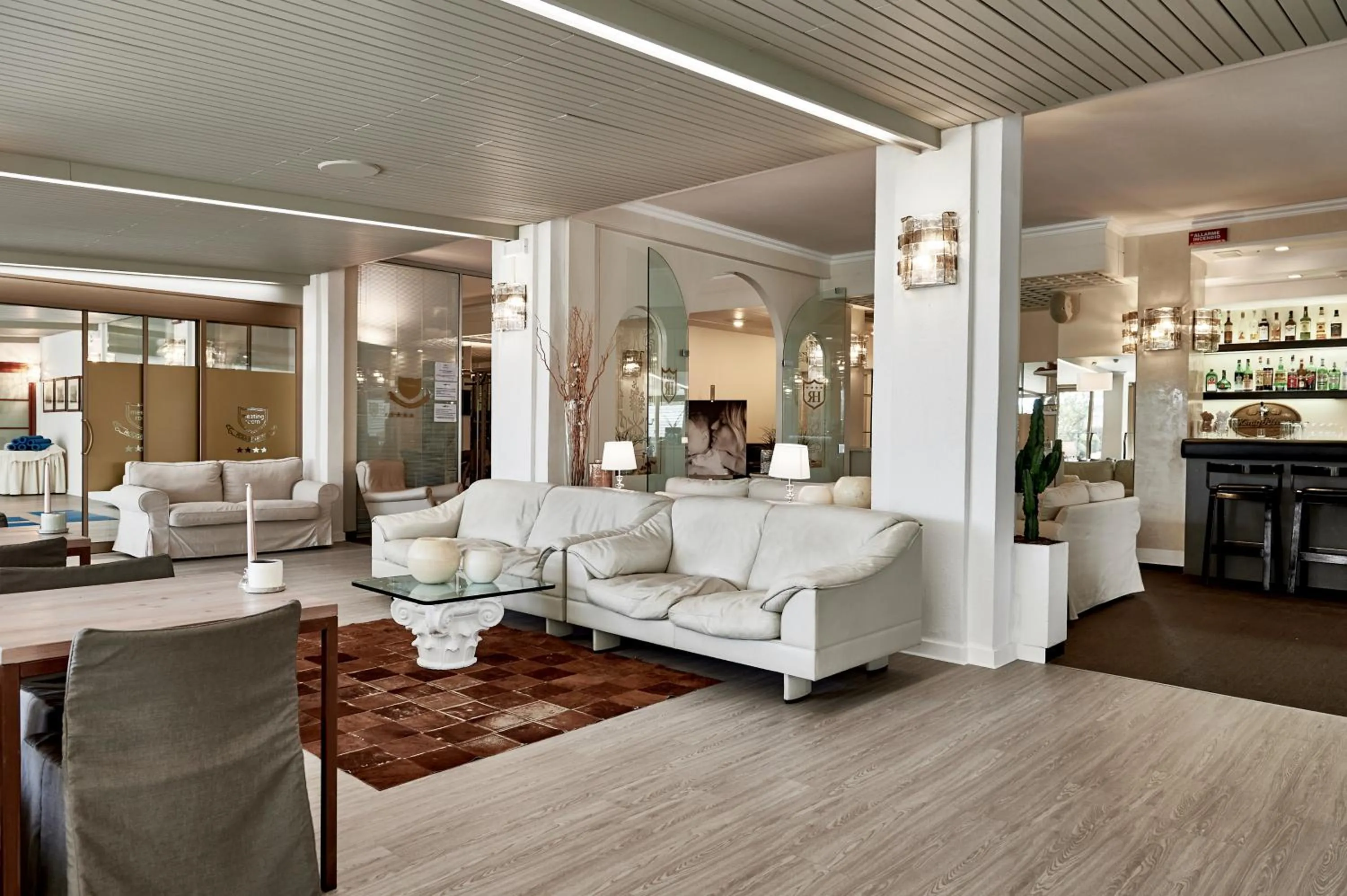 Lobby or reception in Rouge Hotel International