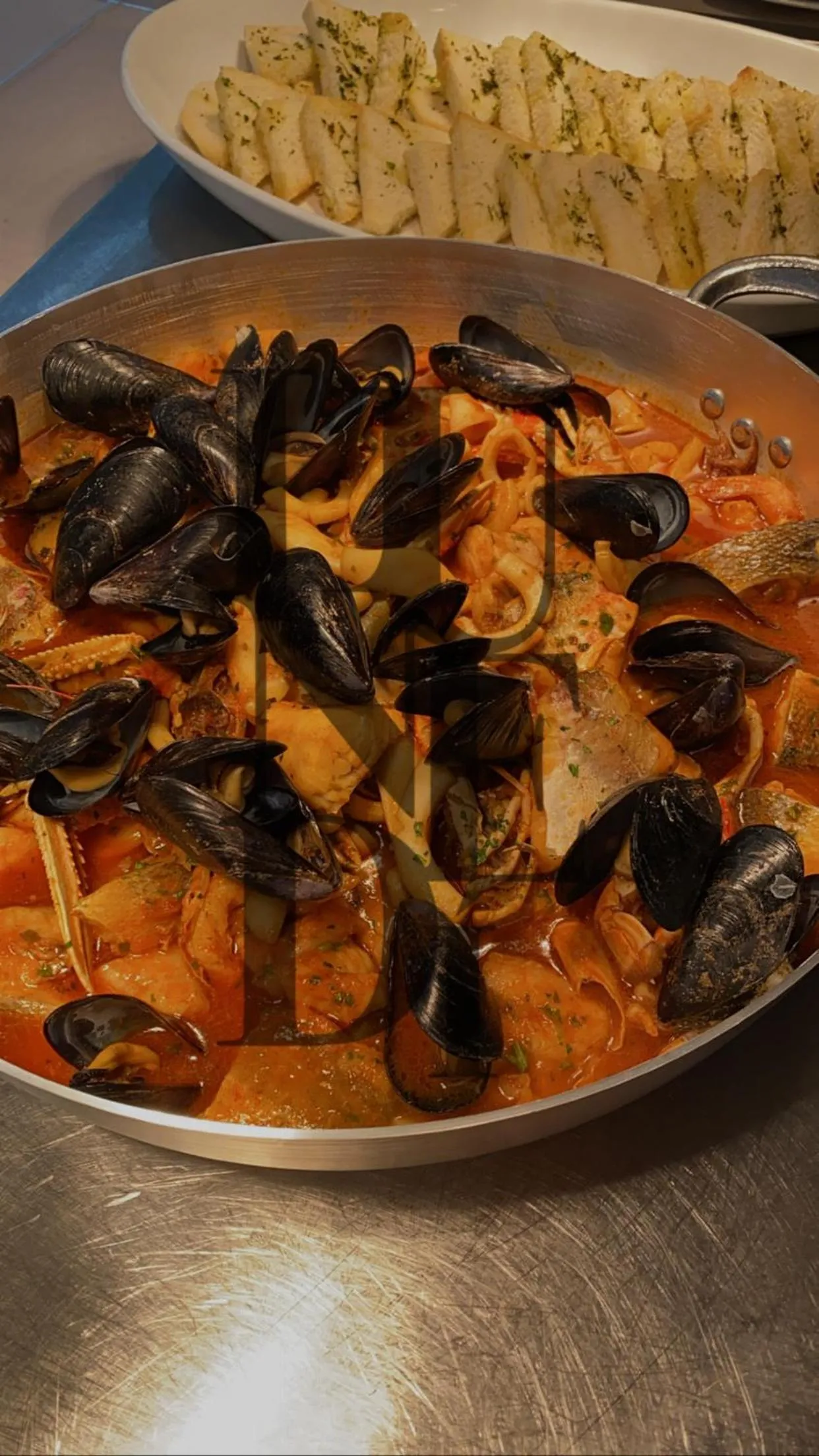 Restaurant/places to eat in Rouge Hotel International