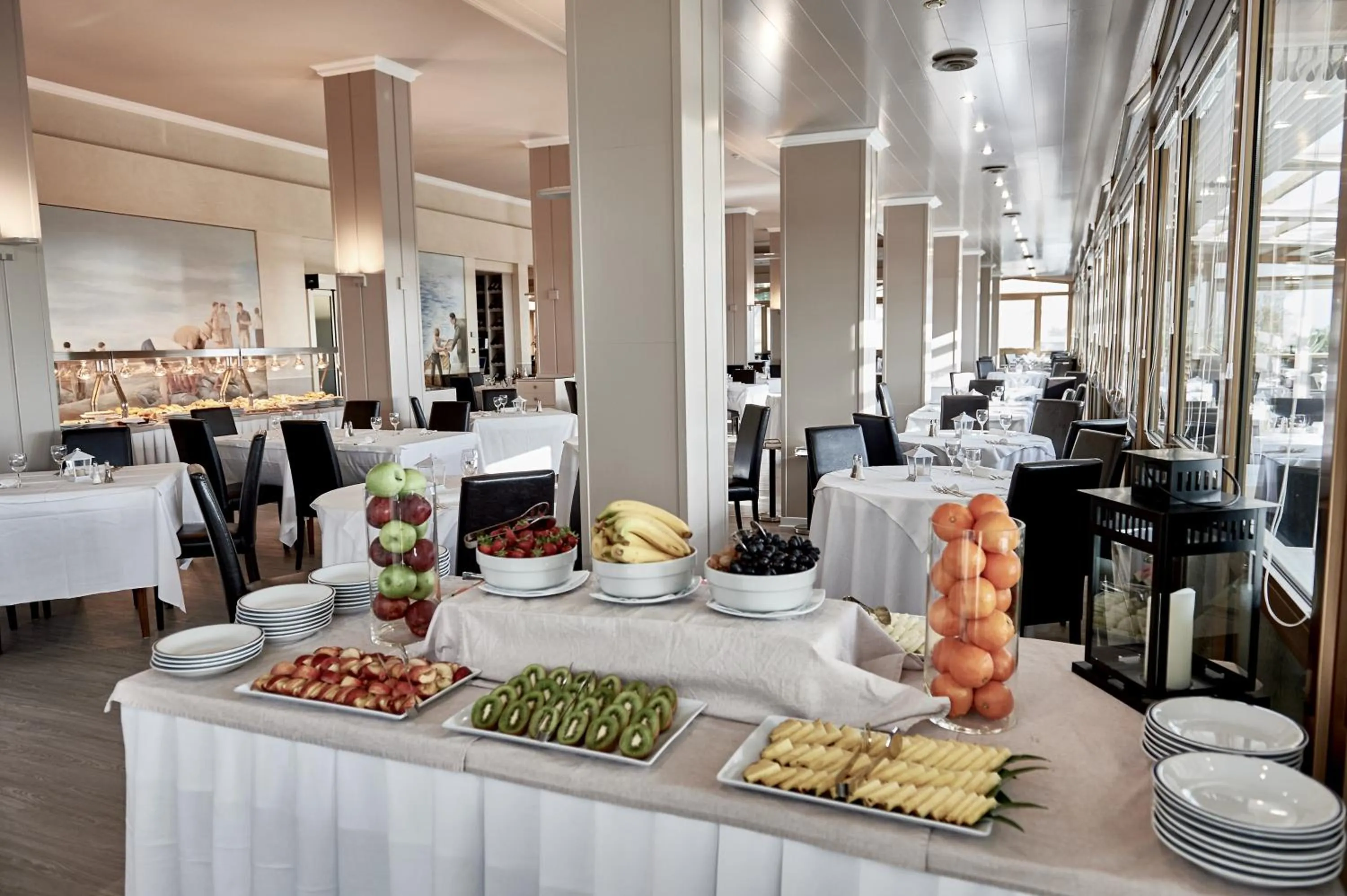 Food and drinks in Rouge Hotel International