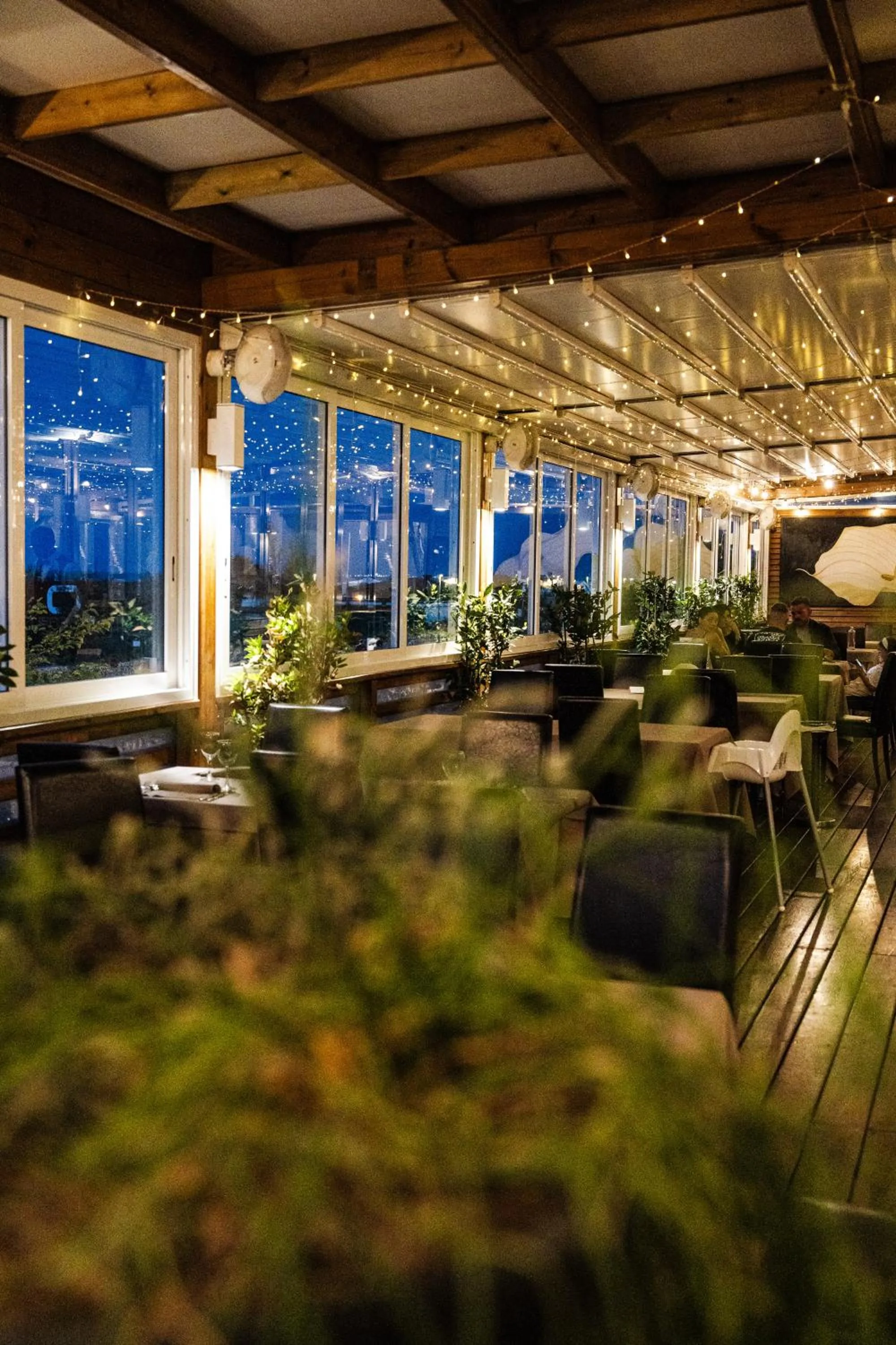 Restaurant/places to eat in Rouge Hotel International