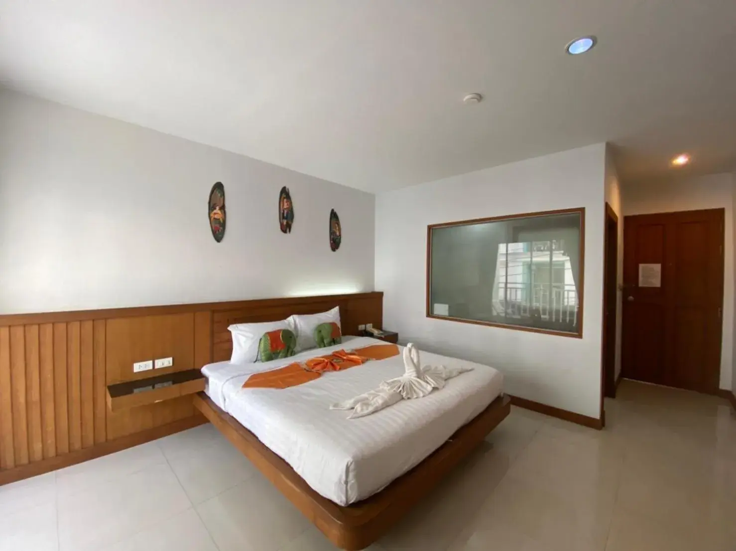 Deluxe King Room in One World One Home Patong 2 Deluxe King Room in One World One Home Patong 2