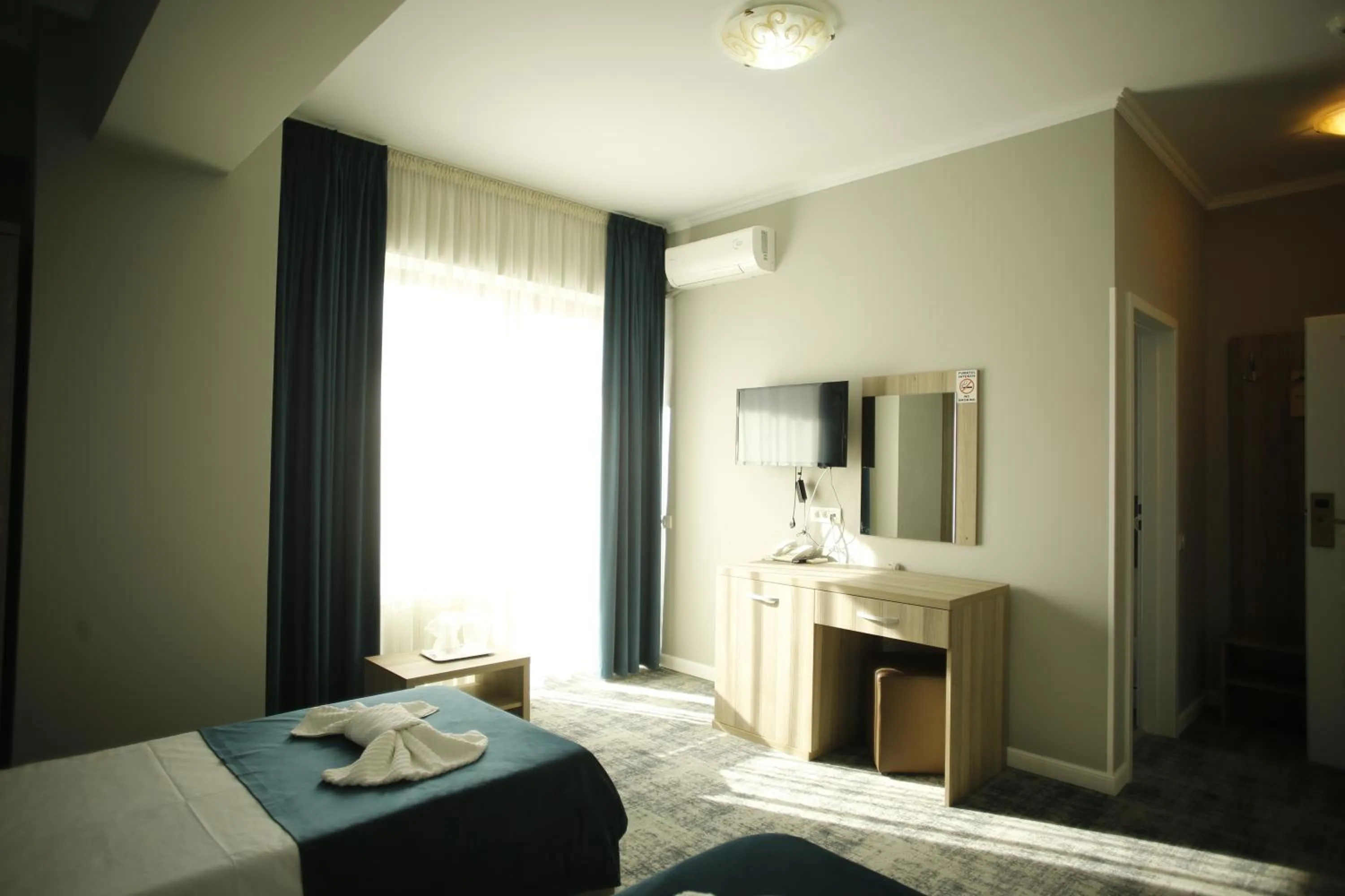 Photo of the whole room, Bed in Hotel Agapi Mamaia