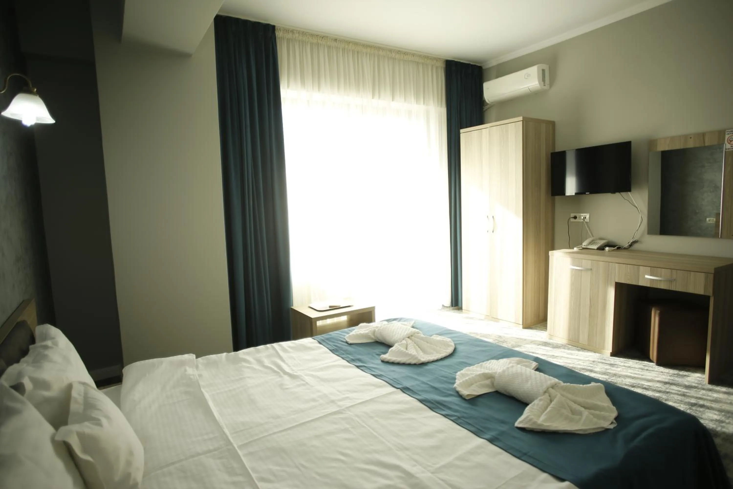 Photo of the whole room, Bed in Hotel Agapi Mamaia