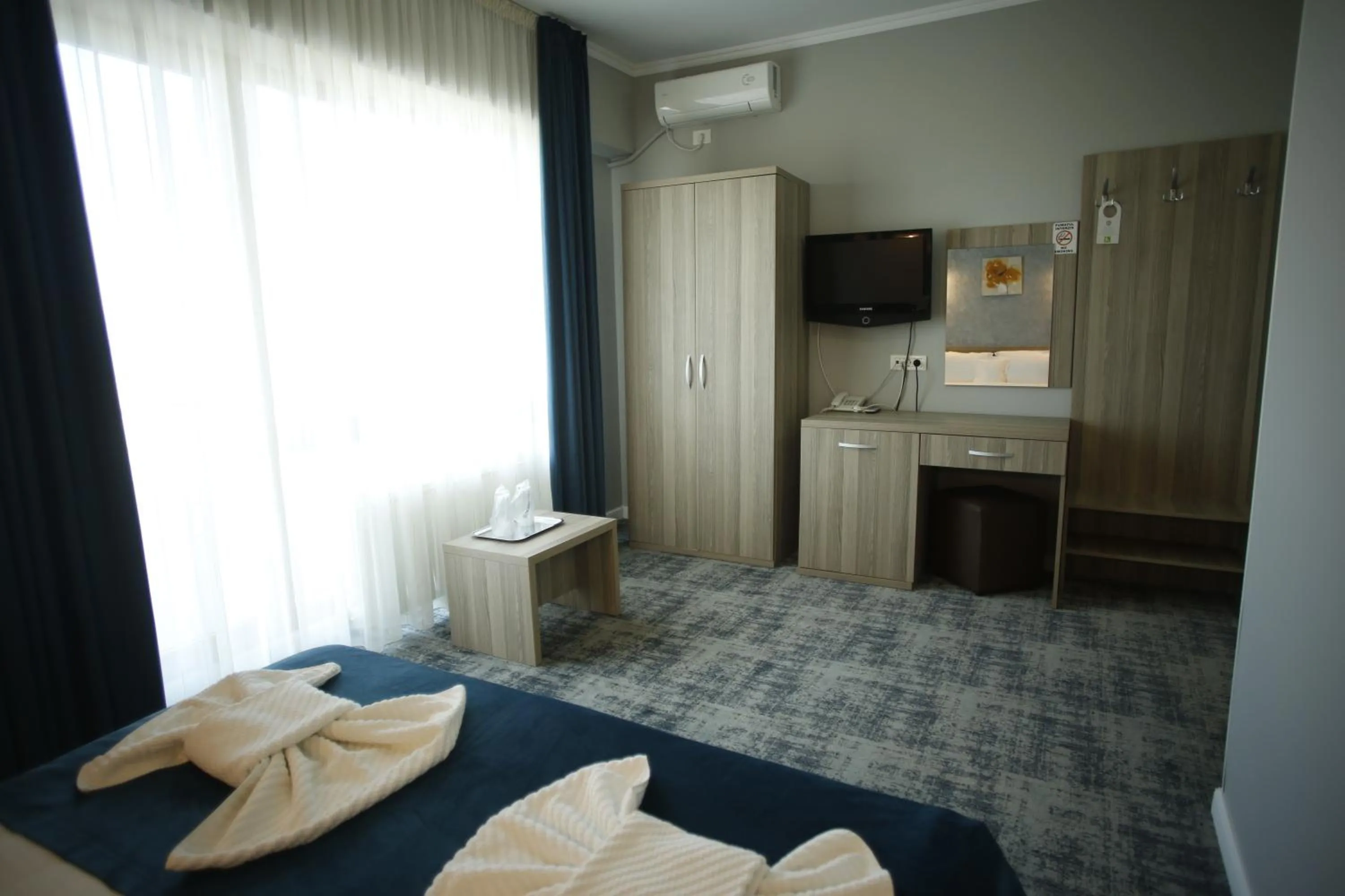 Photo of the whole room, Bed in Hotel Agapi Mamaia
