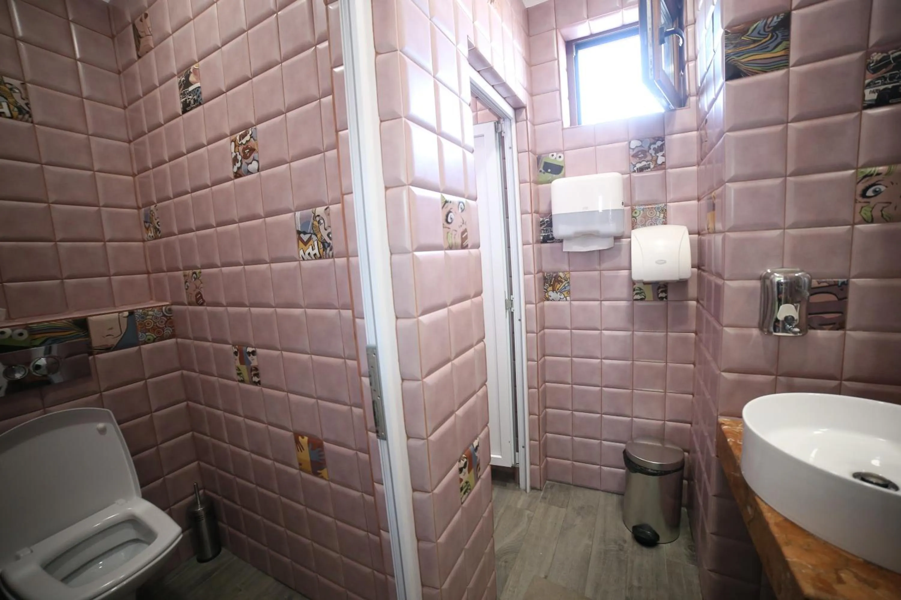 Toilet in Hotel Agapi Mamaia