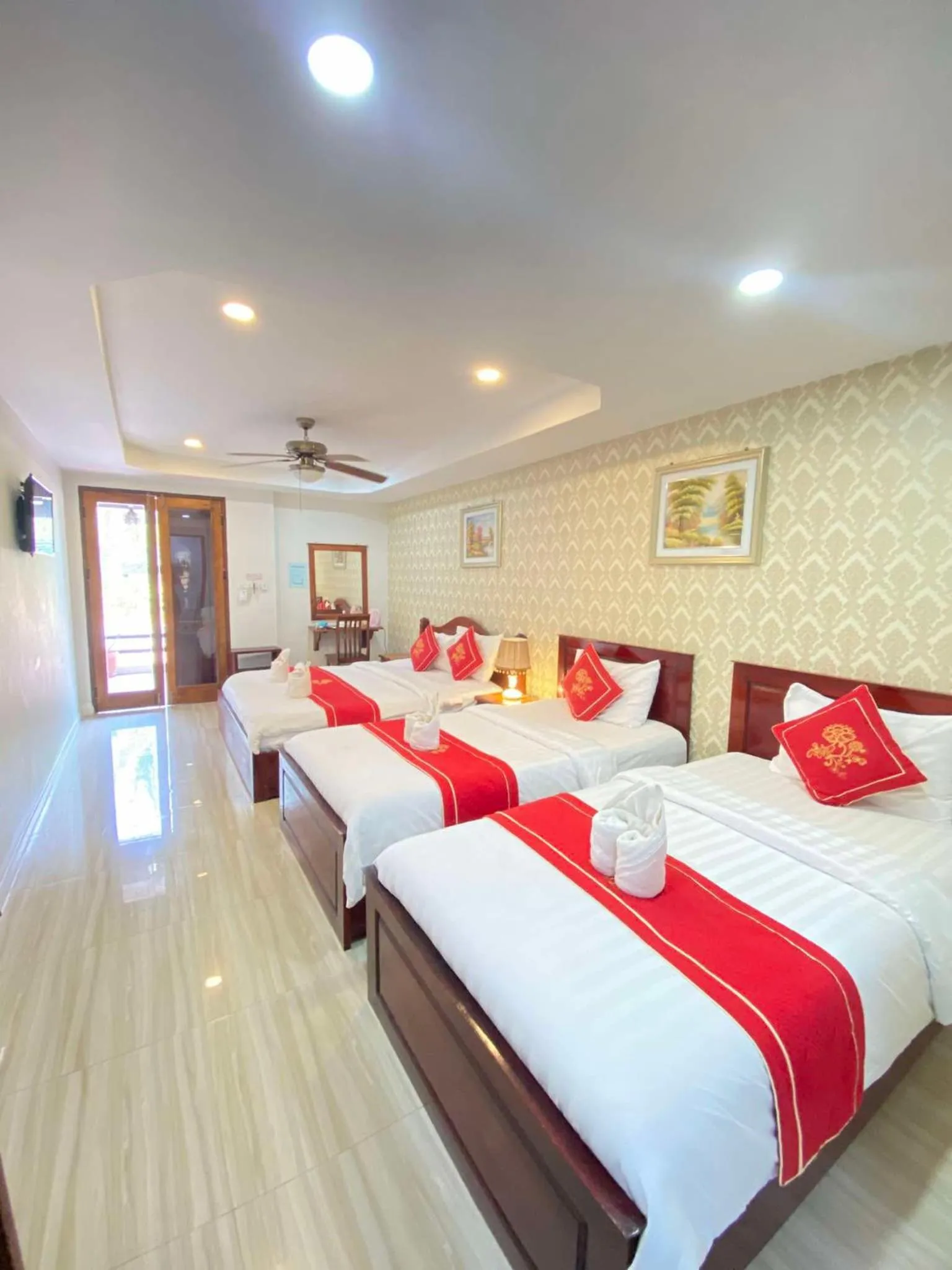 Bed in Golden Lotus Namkhan View