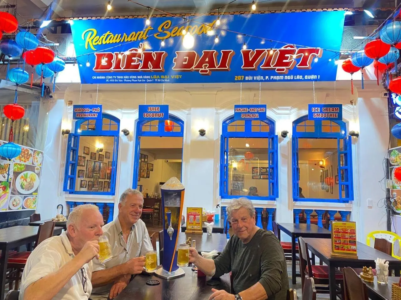 Restaurant/places to eat in THE RICE HOTEL