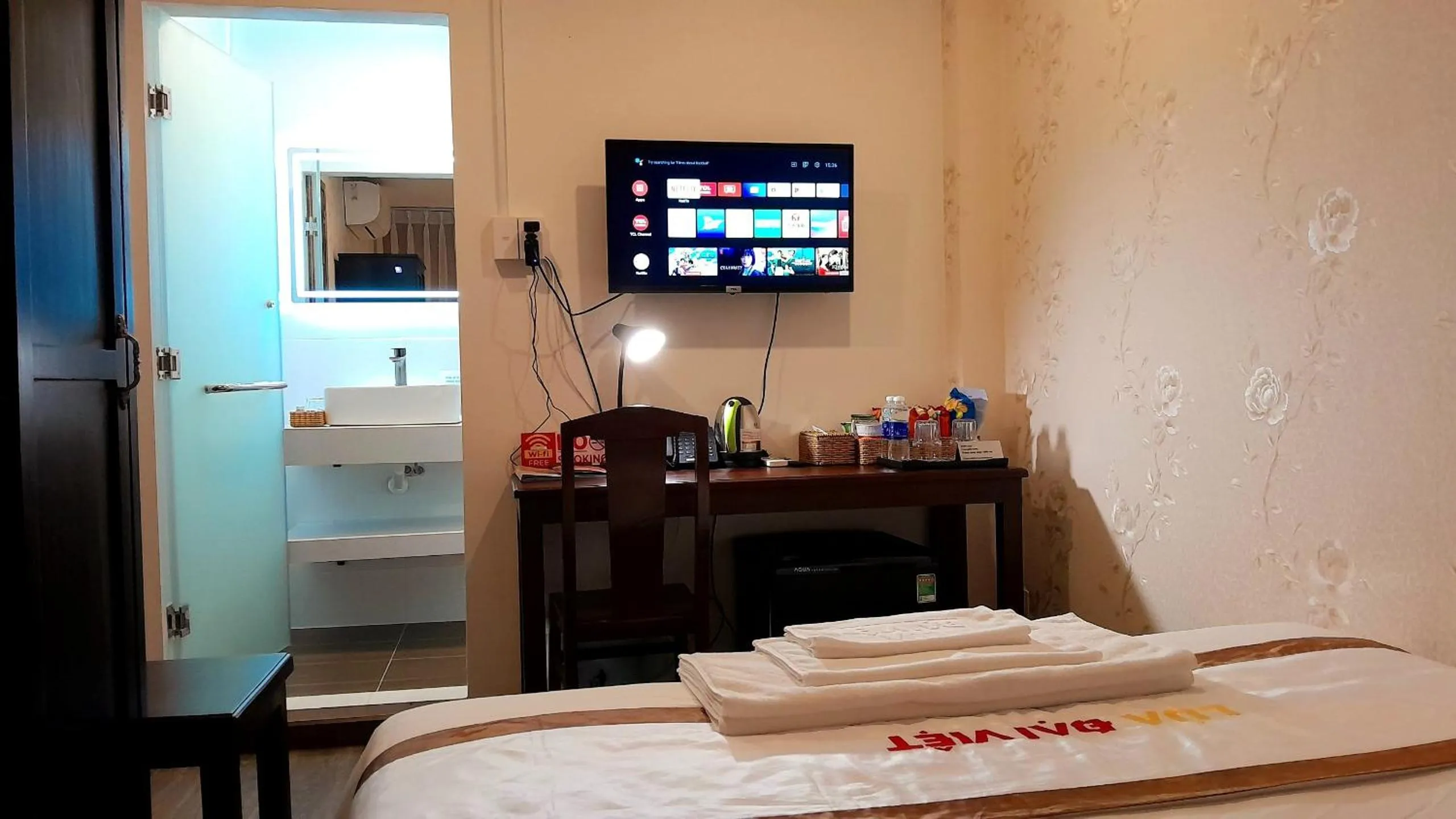 Bed in THE RICE HOTEL