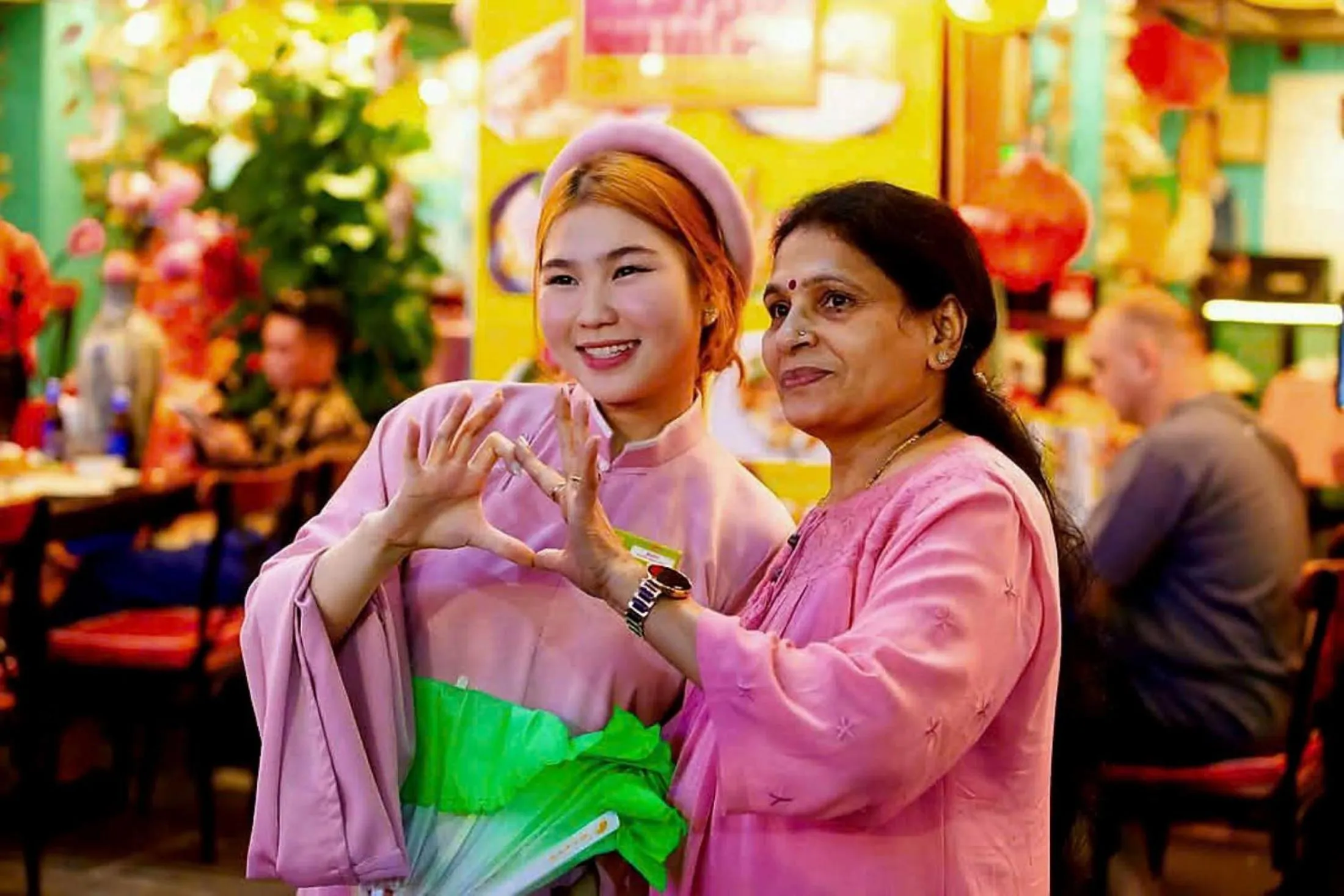 Restaurant/places to eat in THE RICE HOTEL