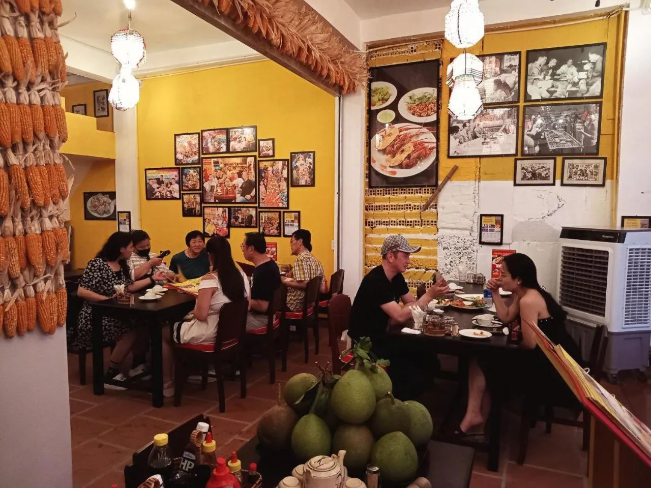 Restaurant/places to eat in THE RICE HOTEL