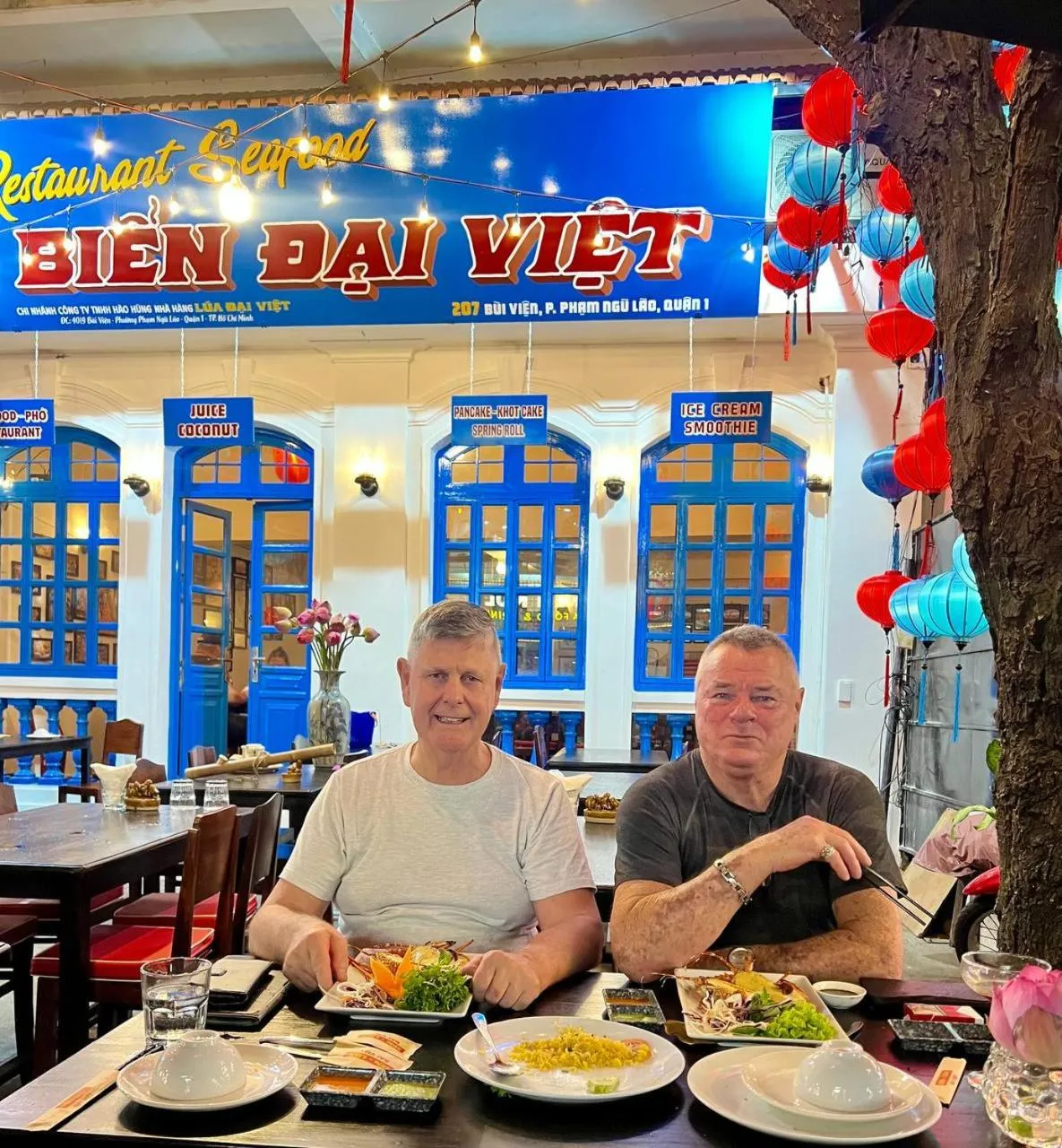 Restaurant/places to eat in THE RICE HOTEL