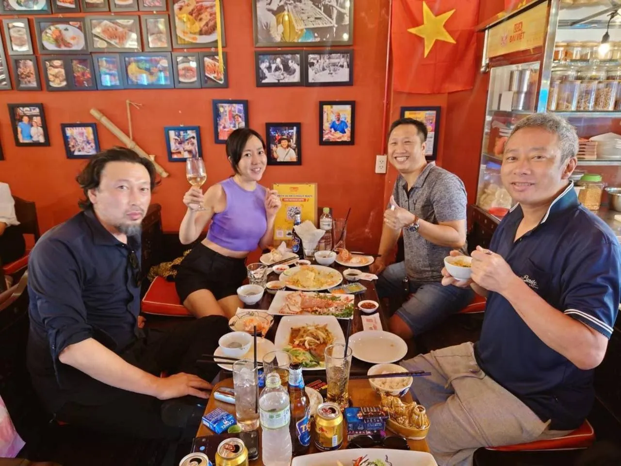 Restaurant/places to eat in THE RICE HOTEL