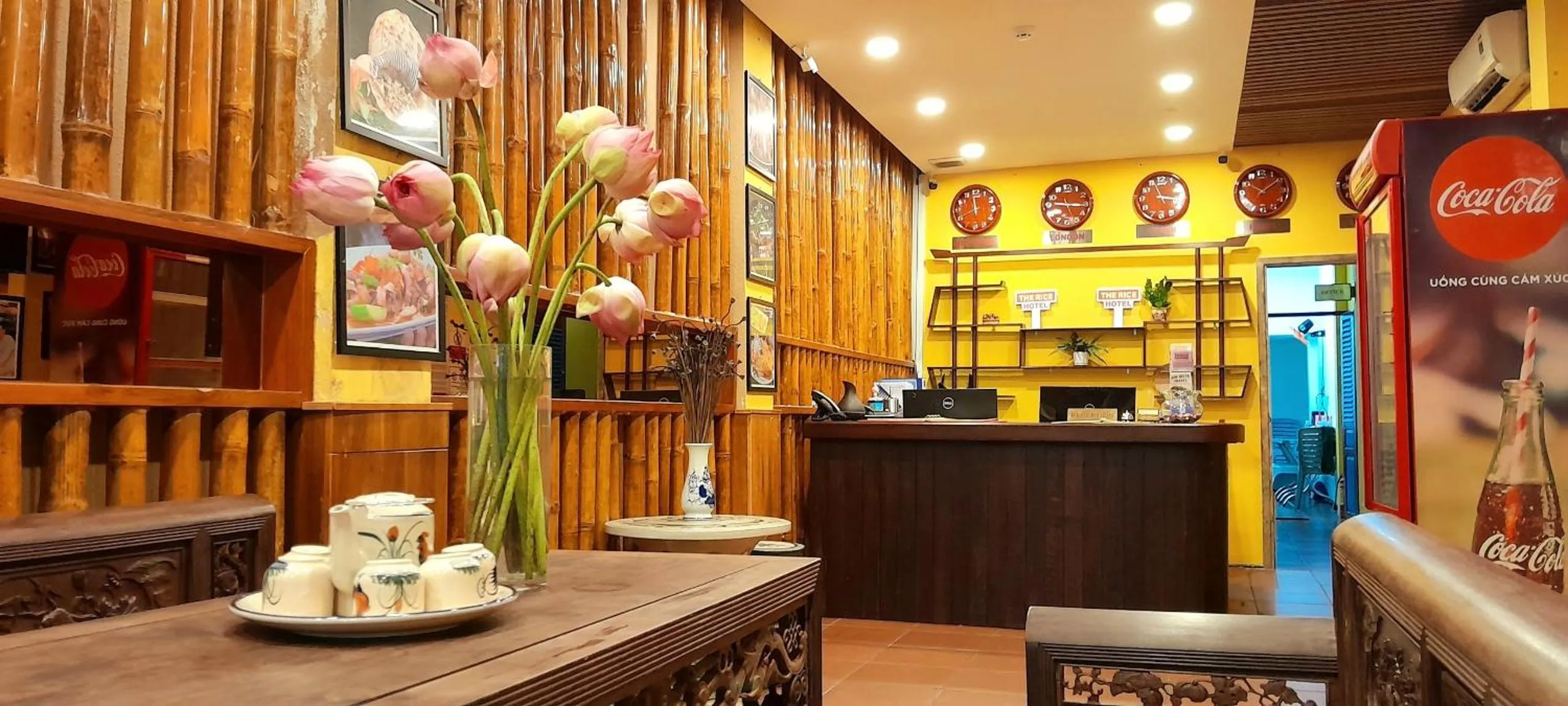 Communal lounge/ TV room in THE RICE HOTEL