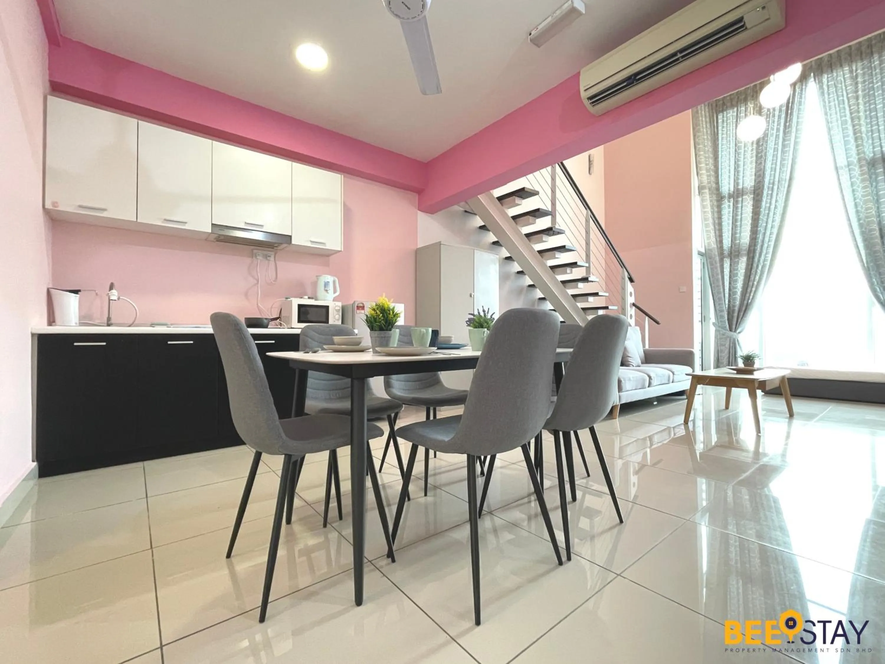 Dining area in The Scott Garden Kuala Lumpur by BeeStay Management