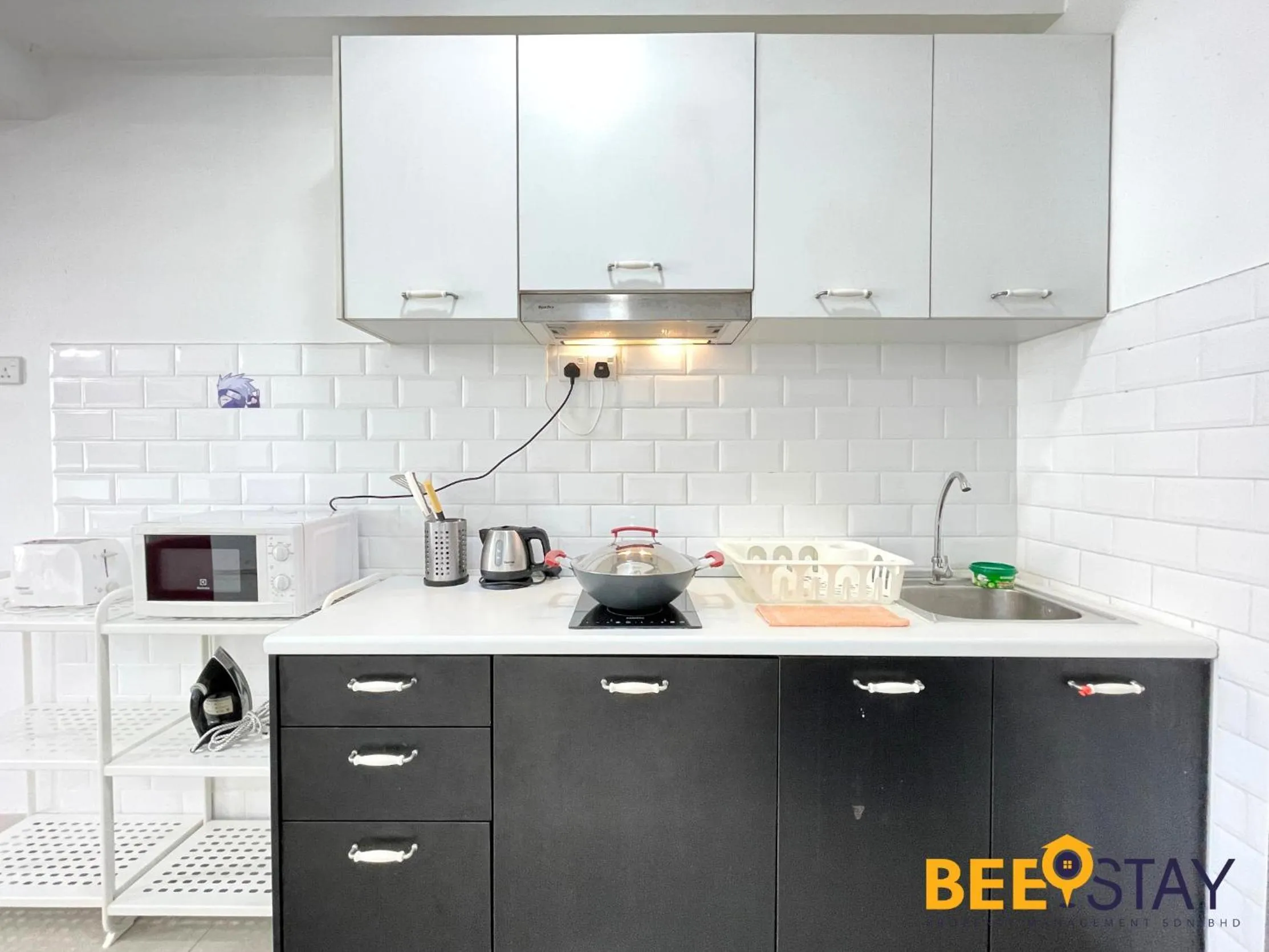 Kitchen or kitchenette in The Scott Garden Kuala Lumpur by BeeStay Management