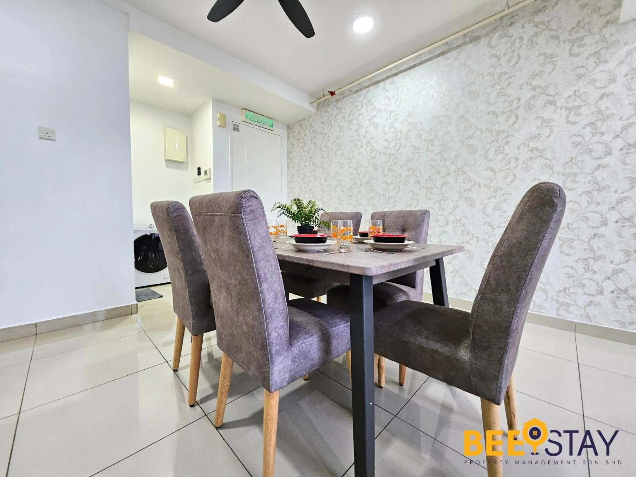 Dining area in The Scott Garden Kuala Lumpur by BeeStay Management