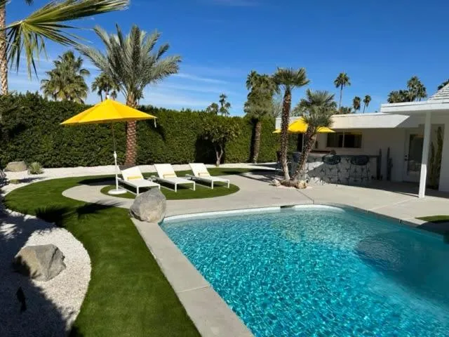 Swimming pool in Casa Lazo