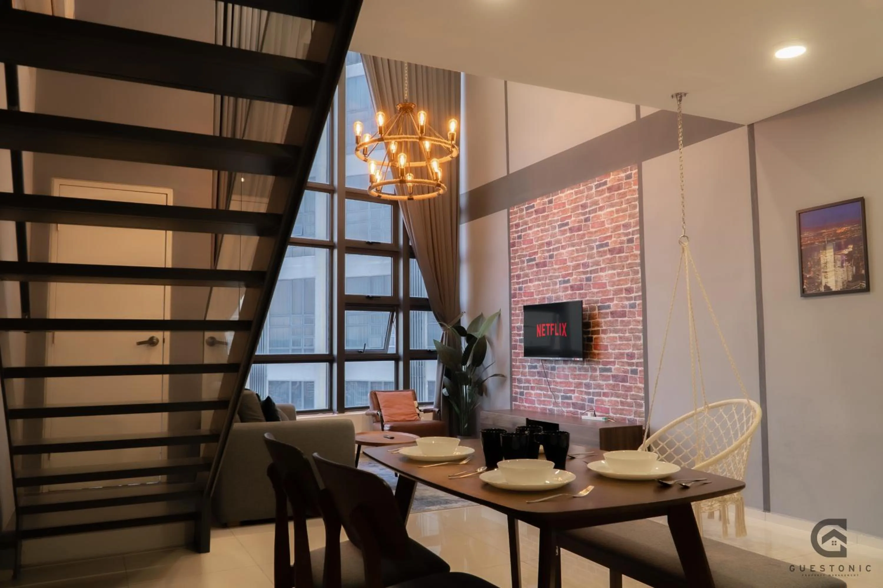 Living room in EkoCheras Cozy Suite by GUESTONIC