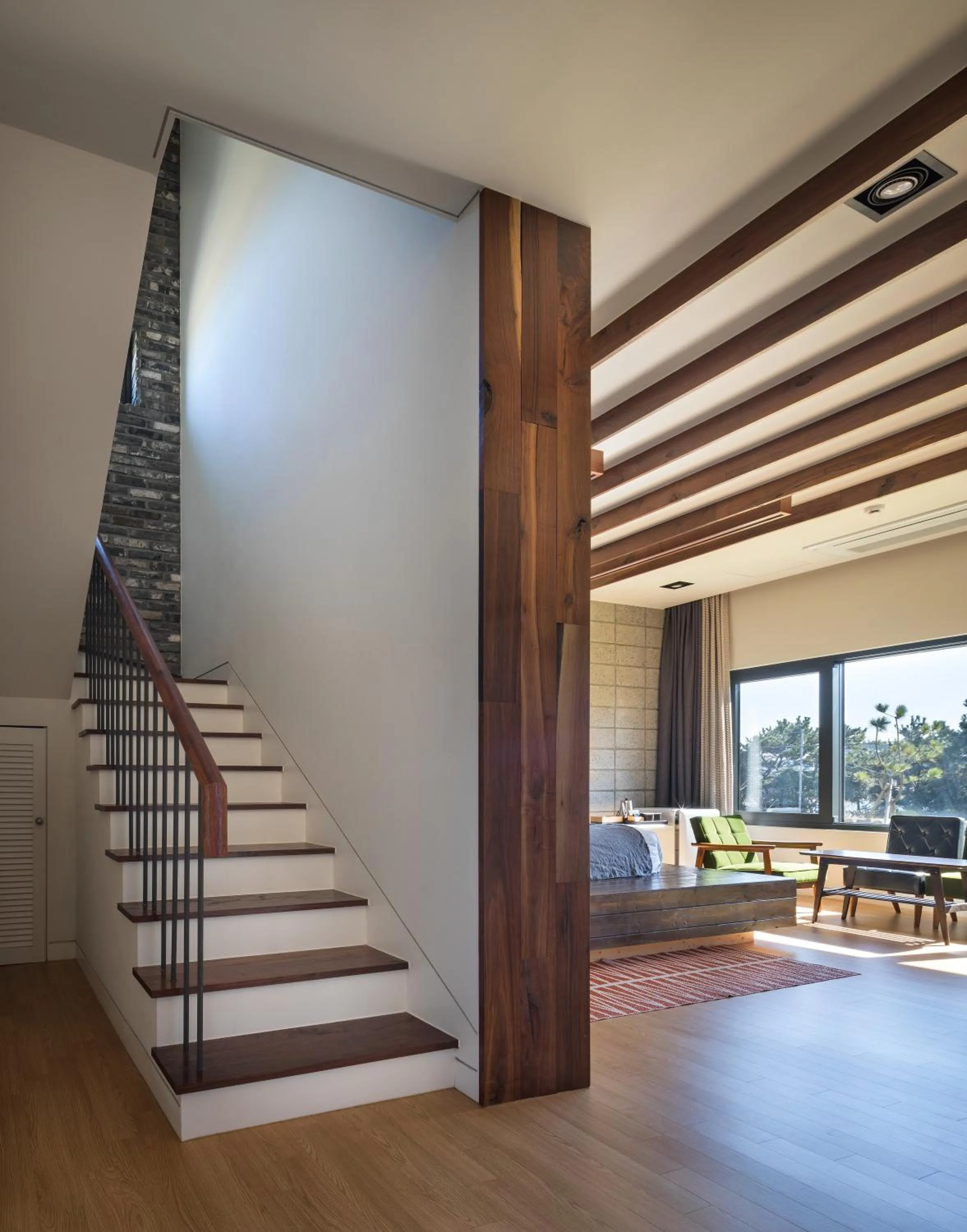 Photo of the whole room in Jimi Stay