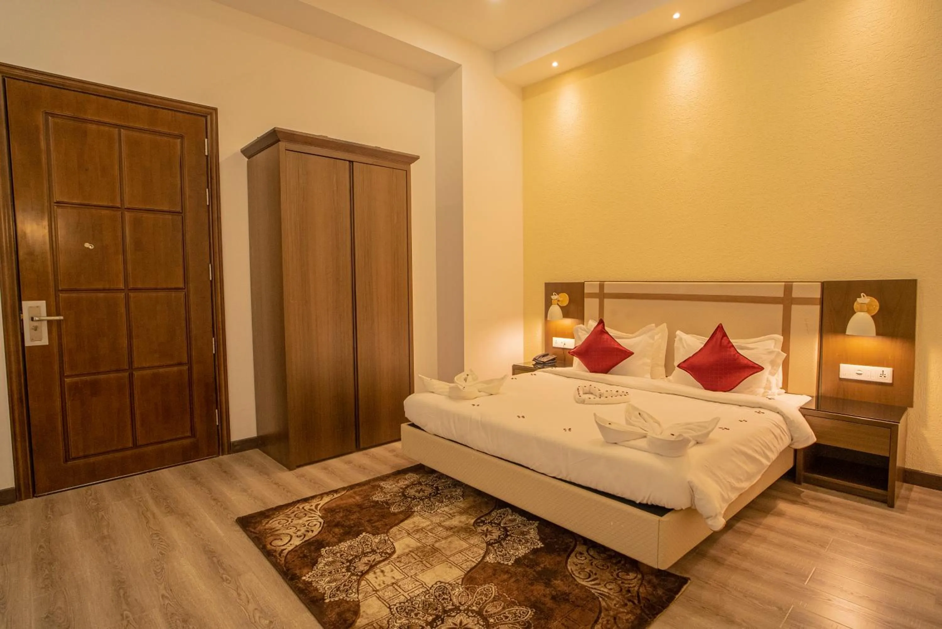Bedroom, Bed in Dhauladhar Heights Resort