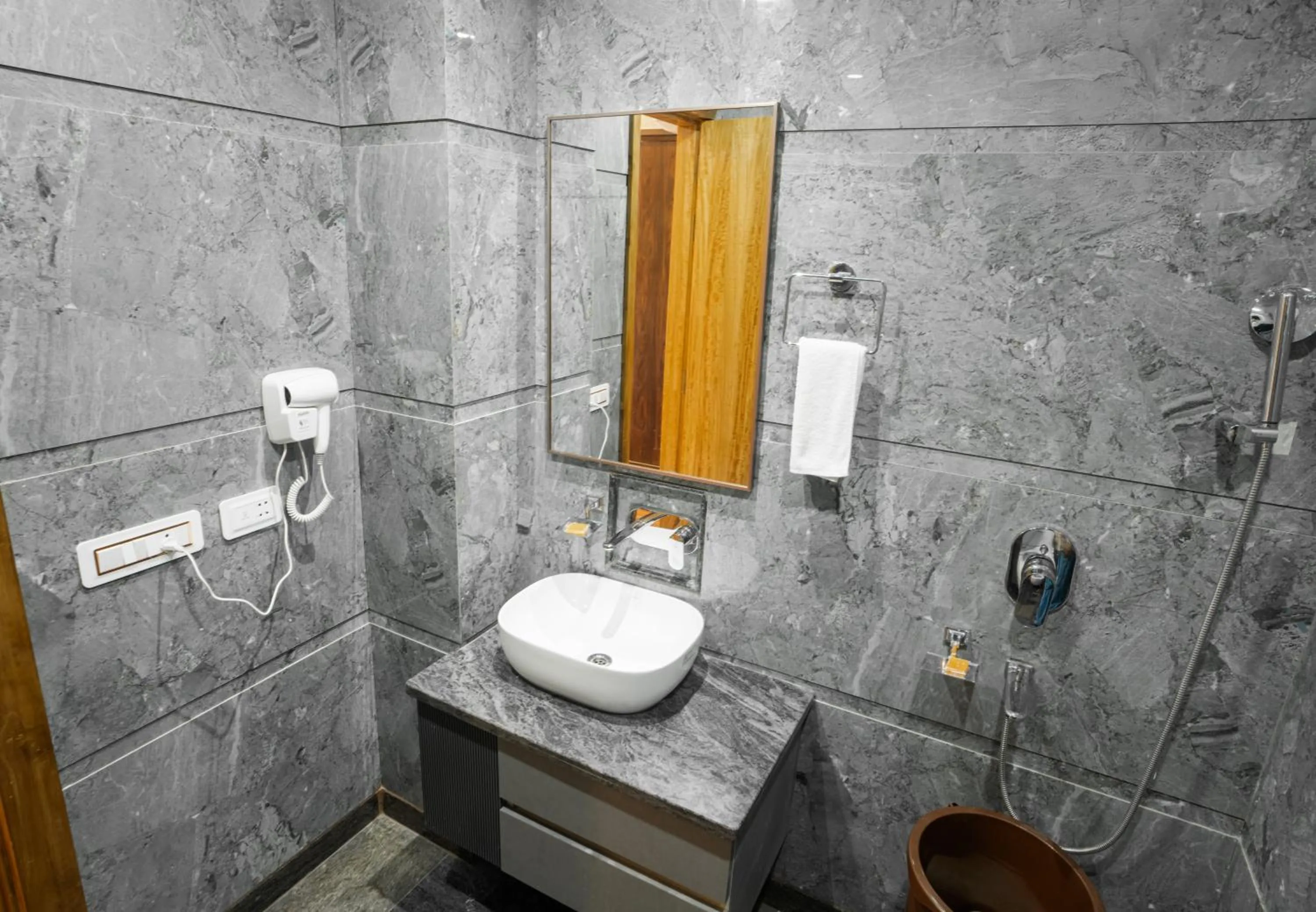 Bathroom in Dhauladhar Heights Resort