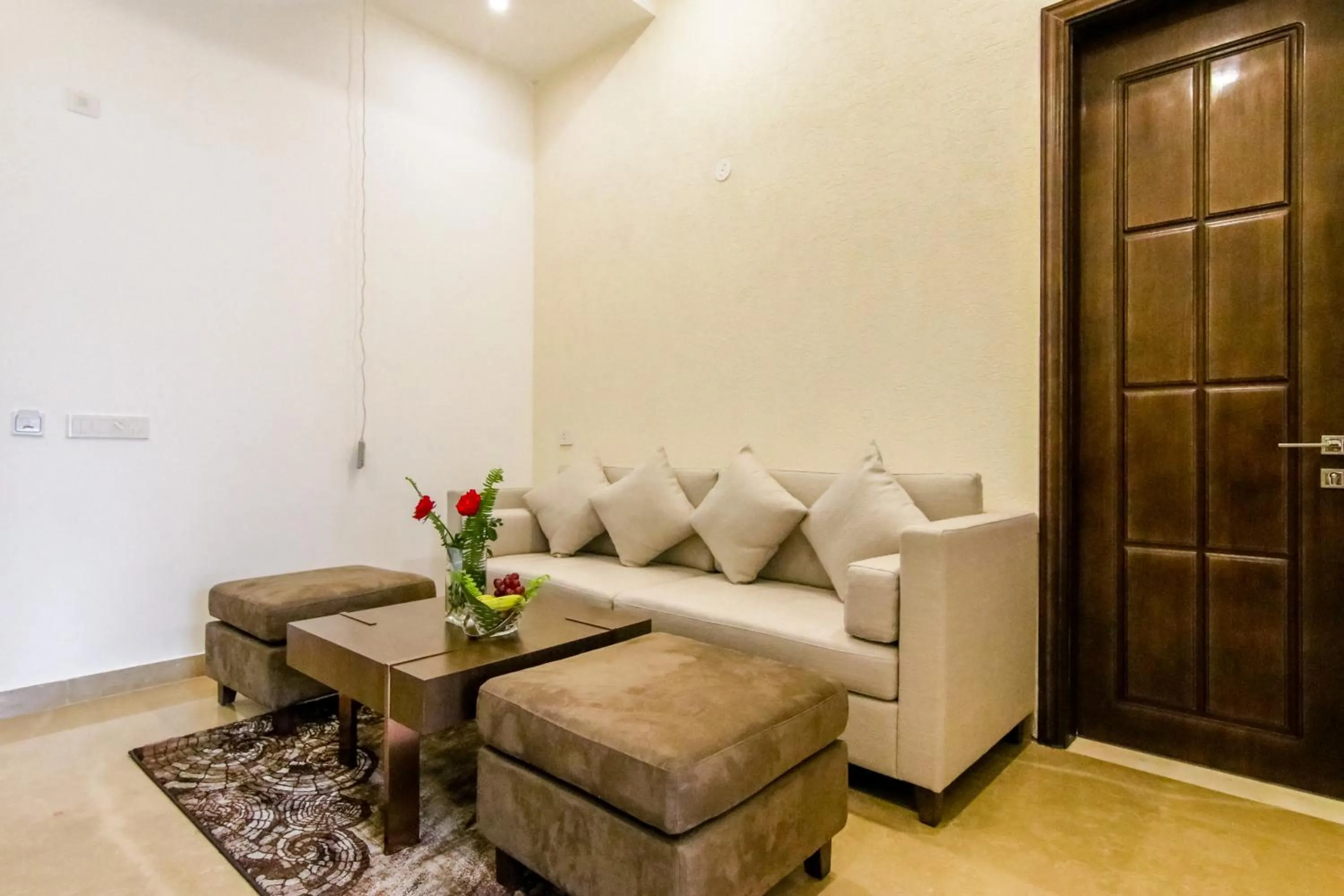 Living room in Dhauladhar Heights Resort