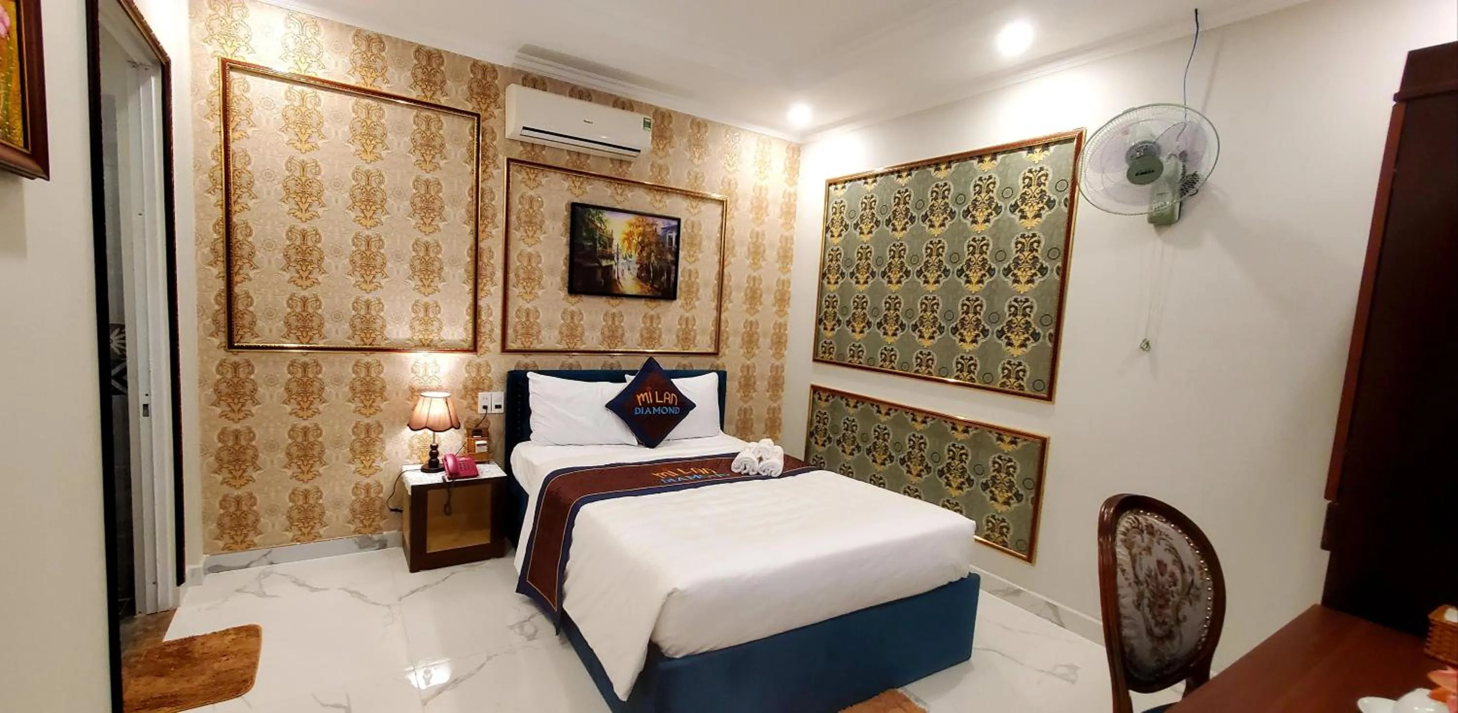 Photo of the whole room, Bed in Milan Diamond Hotel