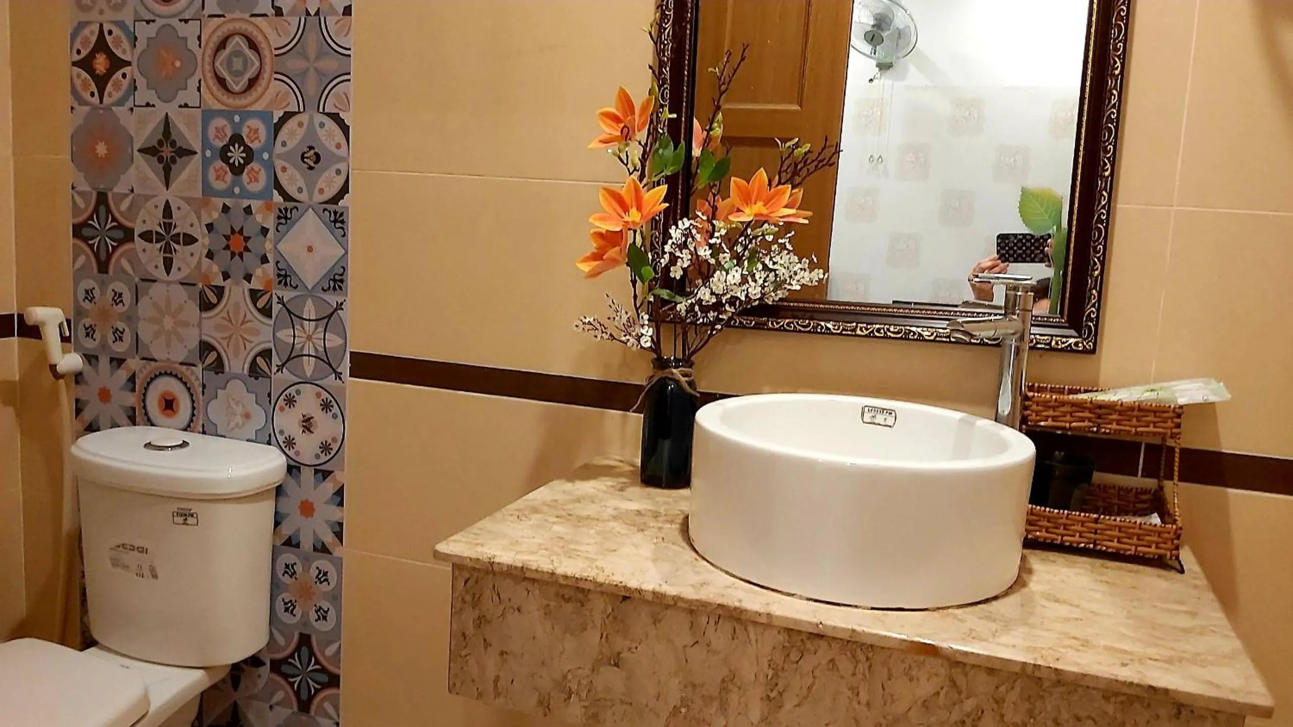 Shower in Milan Diamond Hotel