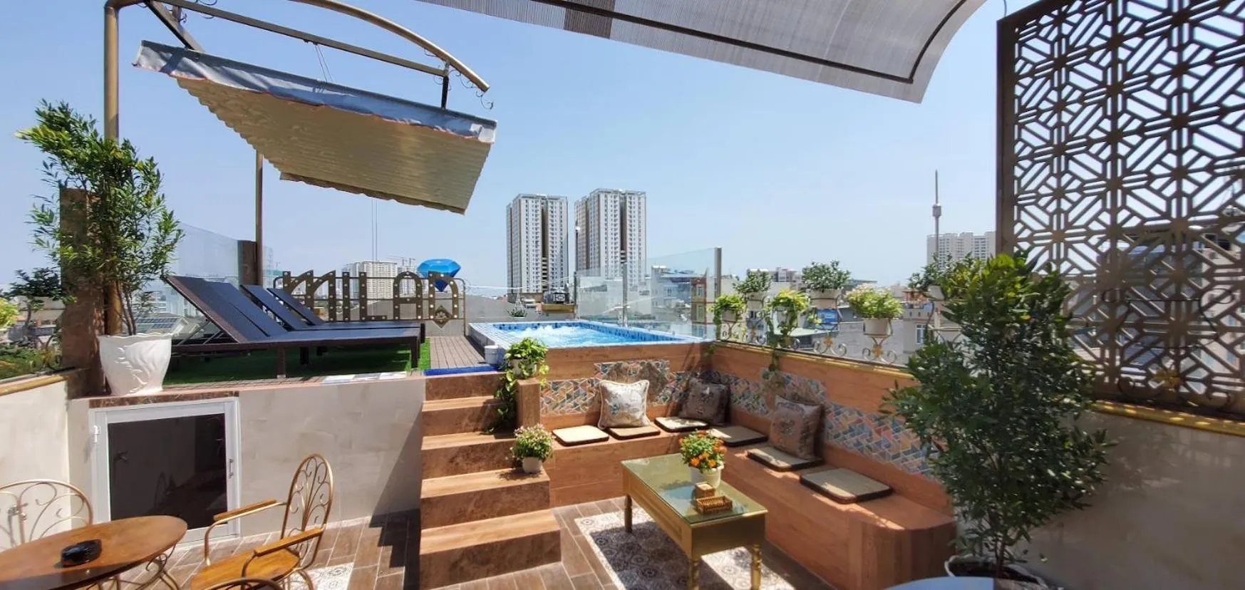 Patio in Milan Diamond Hotel