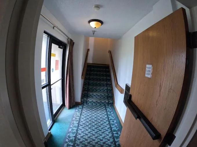 Pleasant Stay Inn & Suites