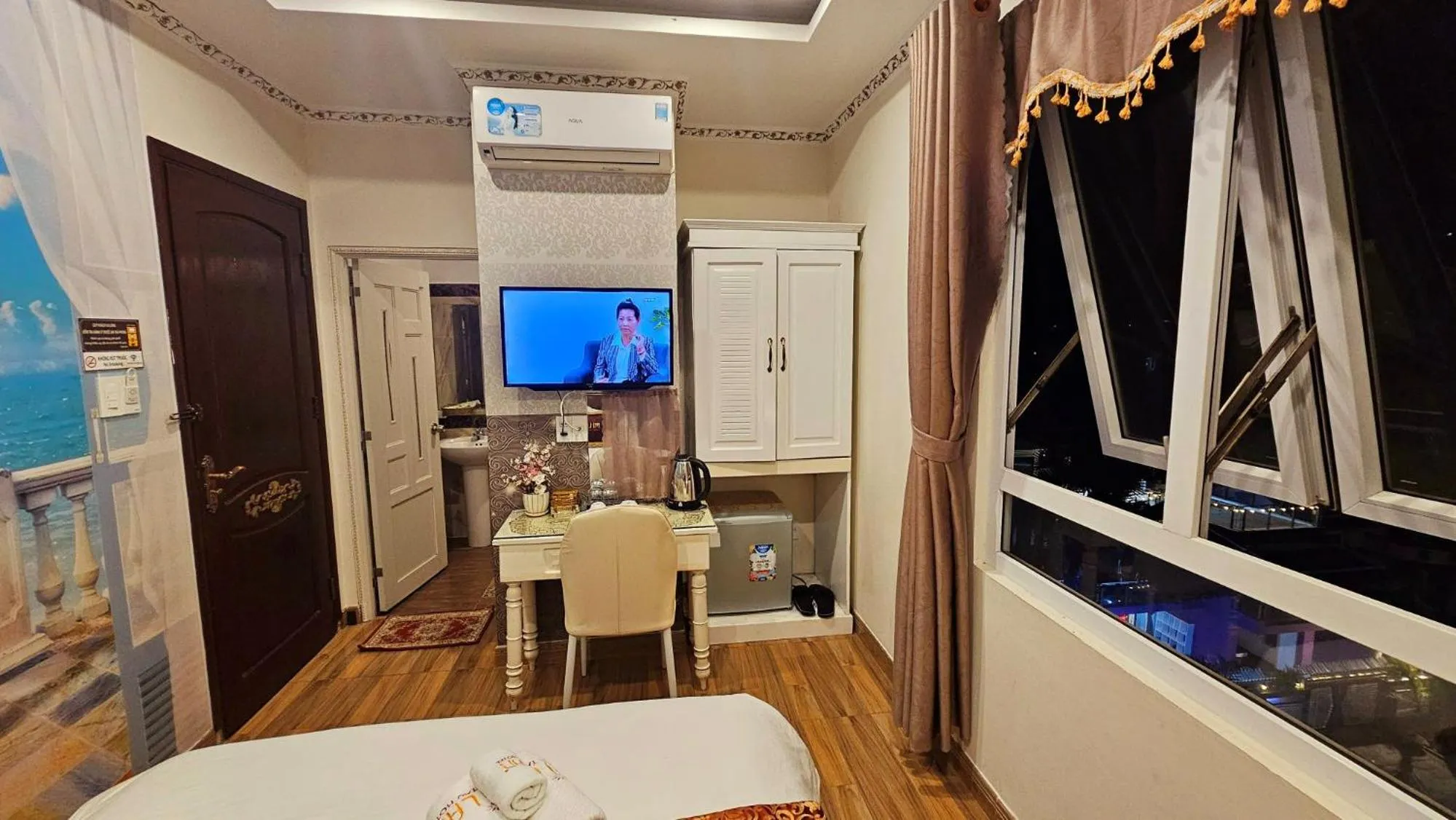 Photo of the whole room in Milan Corner Hotel