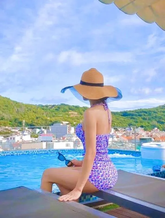 People in Milan Corner Hotel