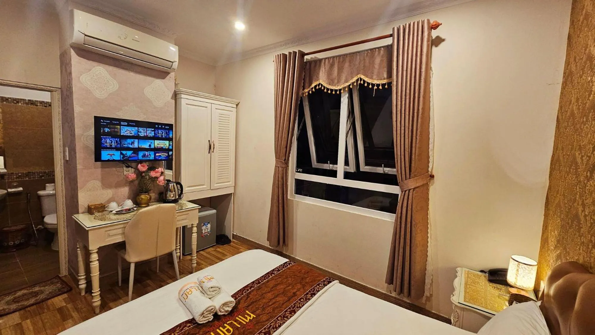 Photo of the whole room, Bed in Milan Corner Hotel