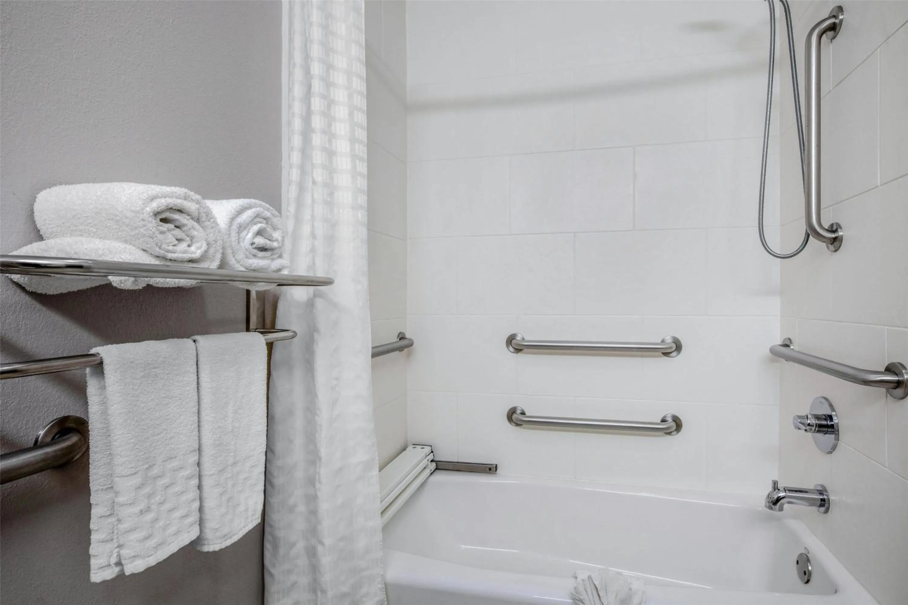 Bathroom in Best Western Limestone Inn and Suites