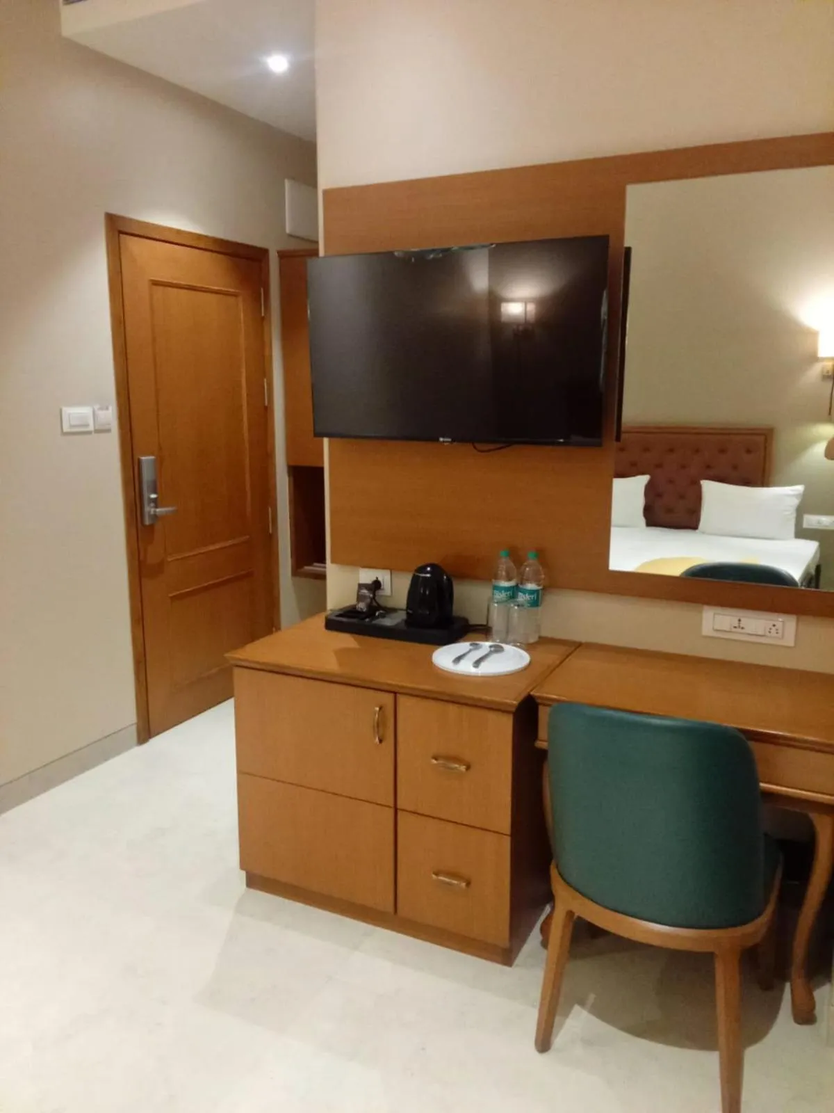 TV and multimedia, TV/Entertainment Center in MUZA HOTELS FISCO