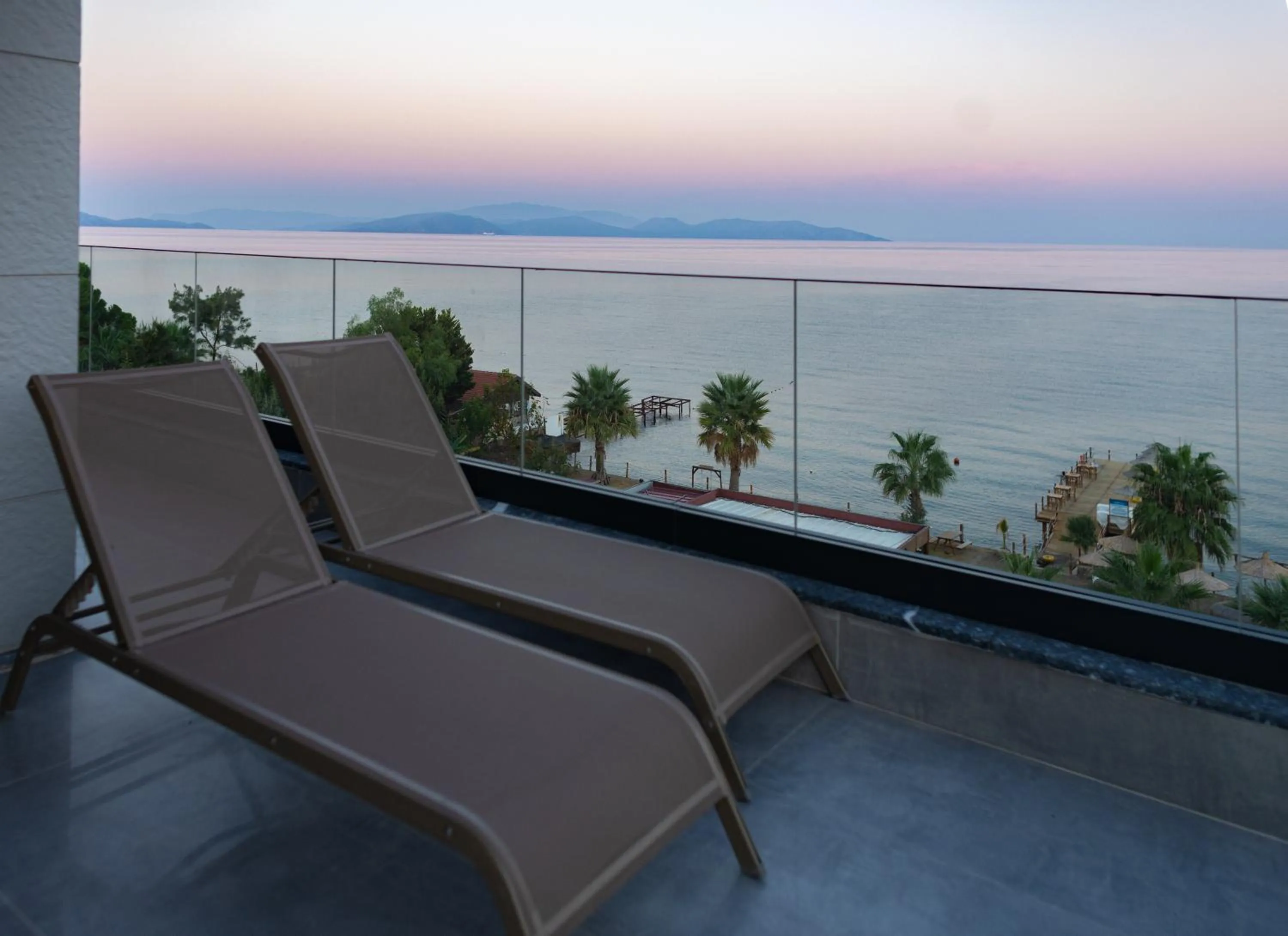 sunbed in Artan Suites Tatil Evleri