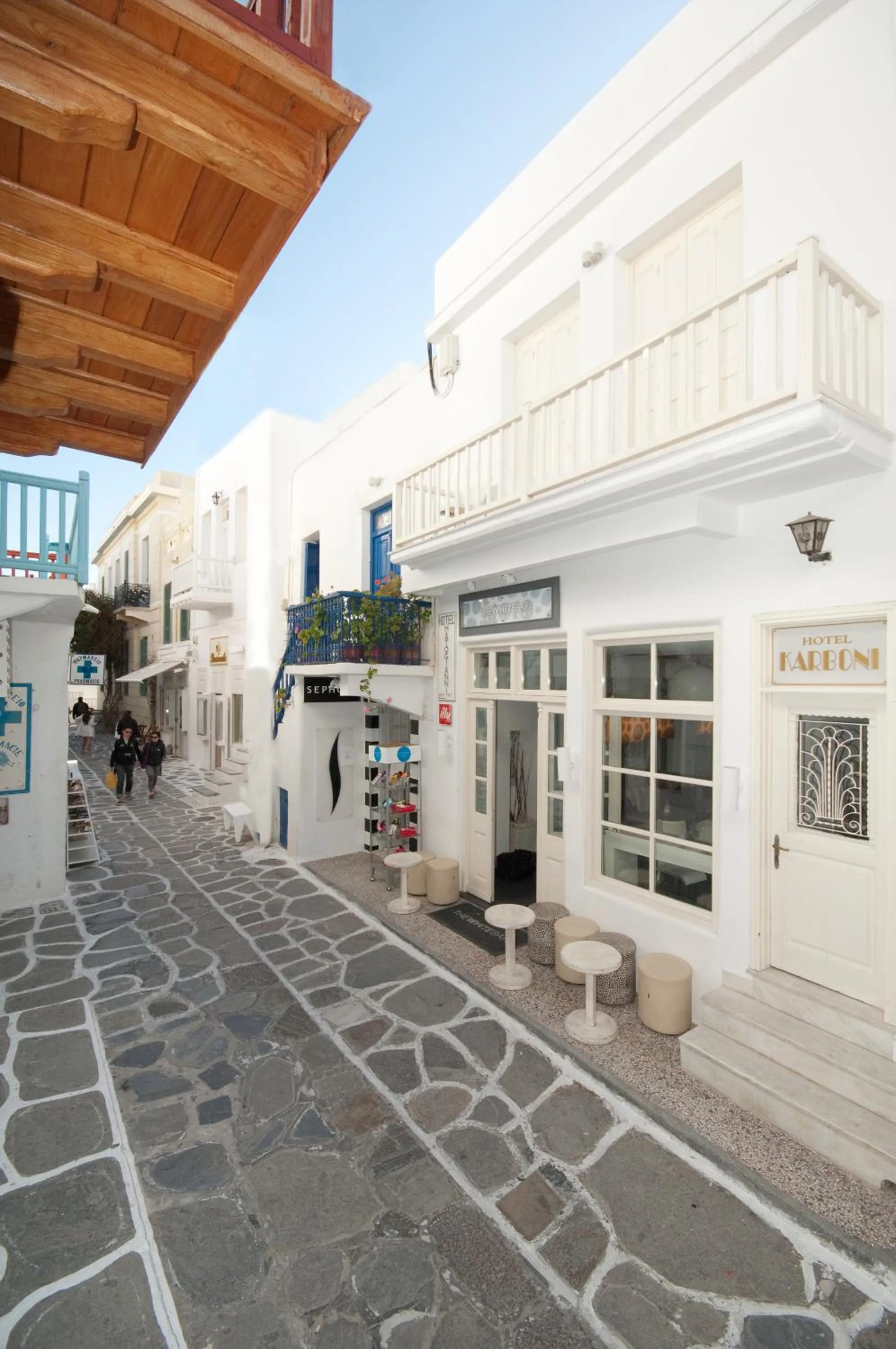 Restaurant/places to eat in Karboni Hotel