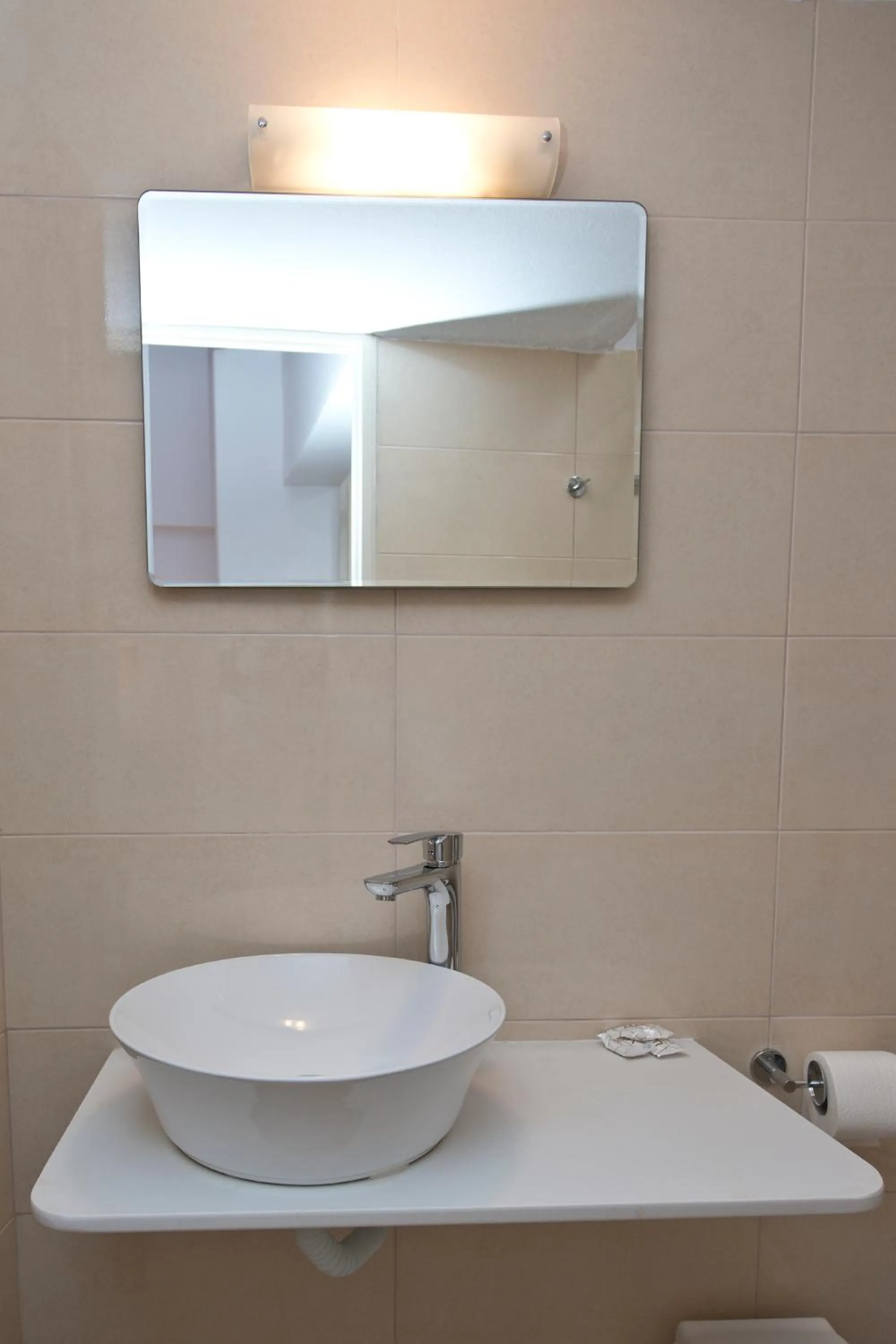 Bathroom in Karboni Hotel