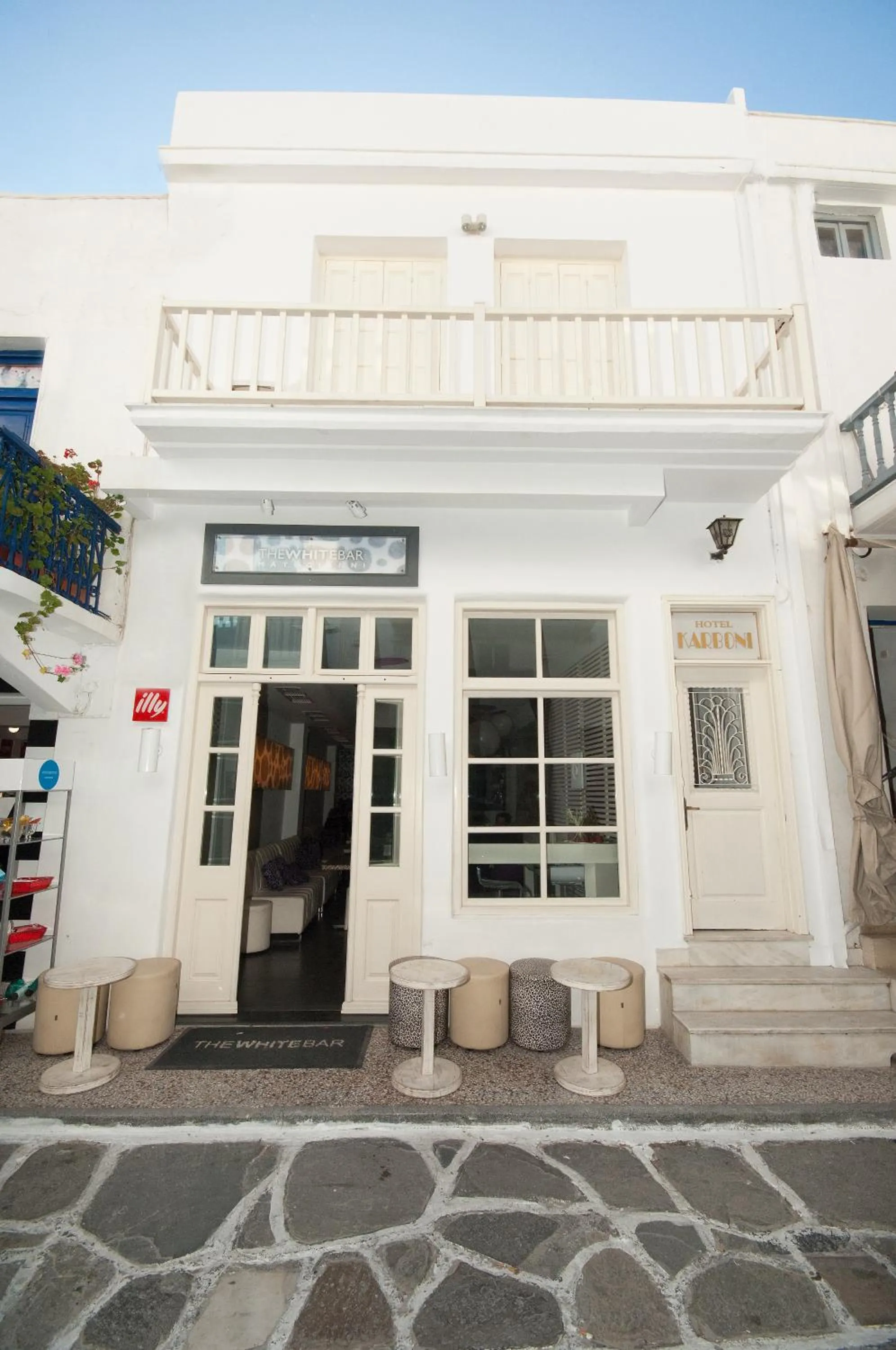 Facade/entrance in Karboni Hotel