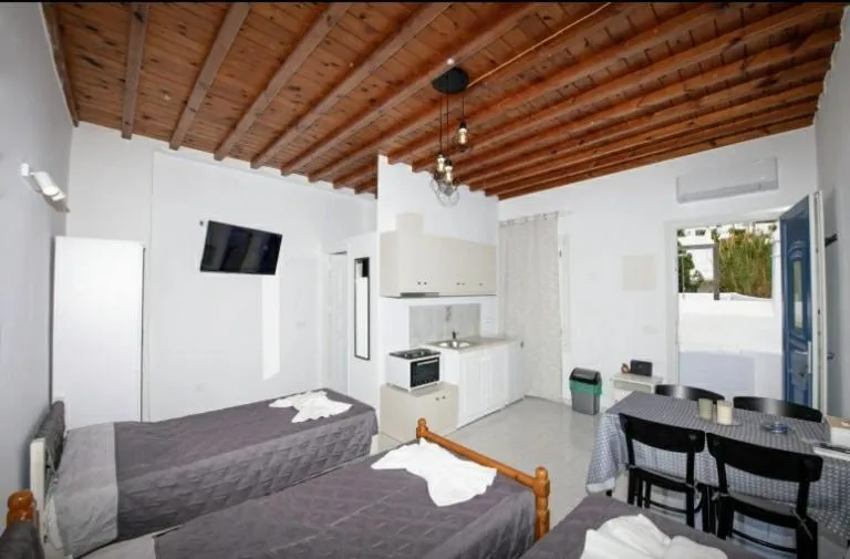 Bed in Karboni Hotel