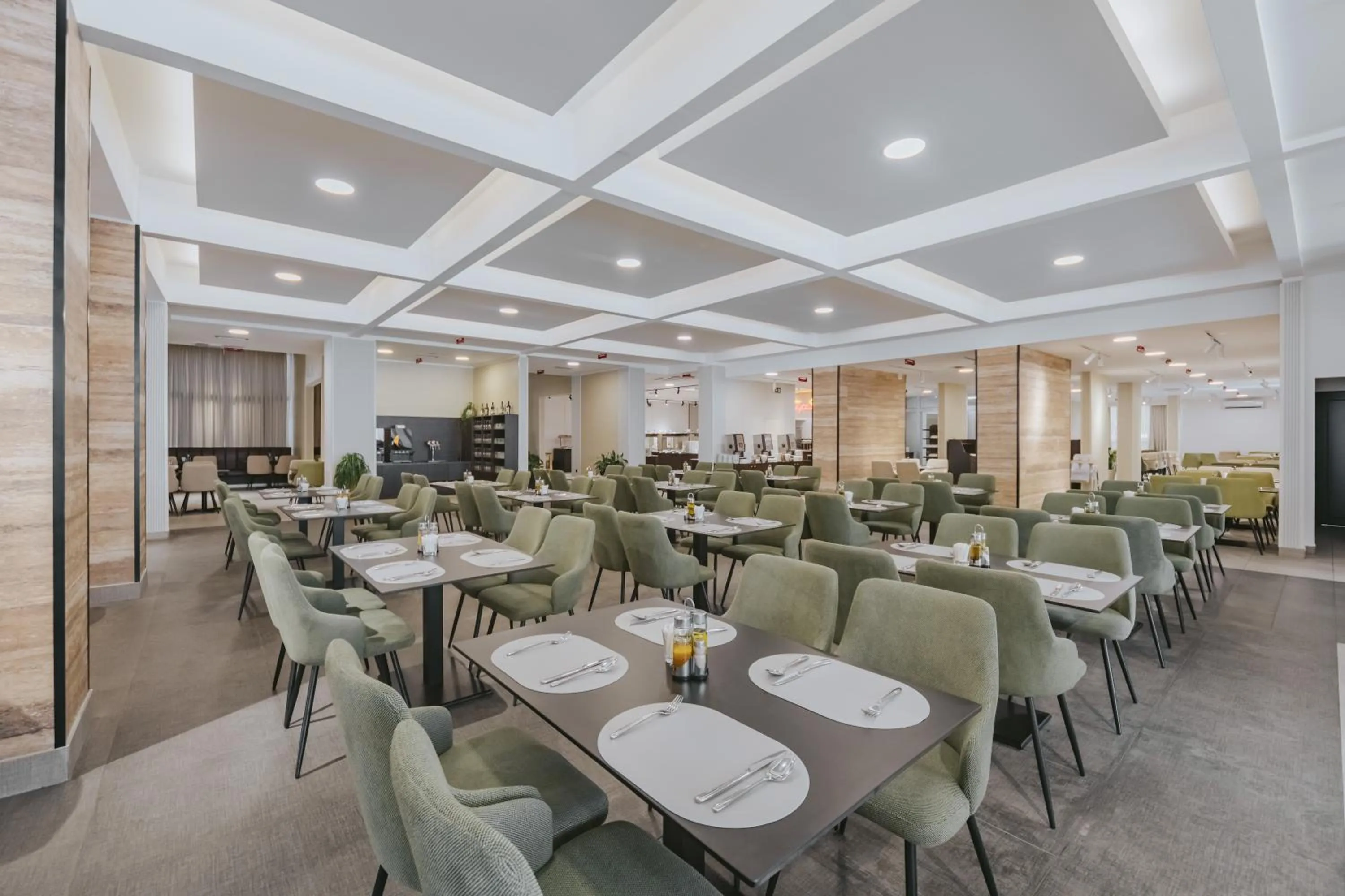 Restaurant/places to eat in Hotel Tara Becici